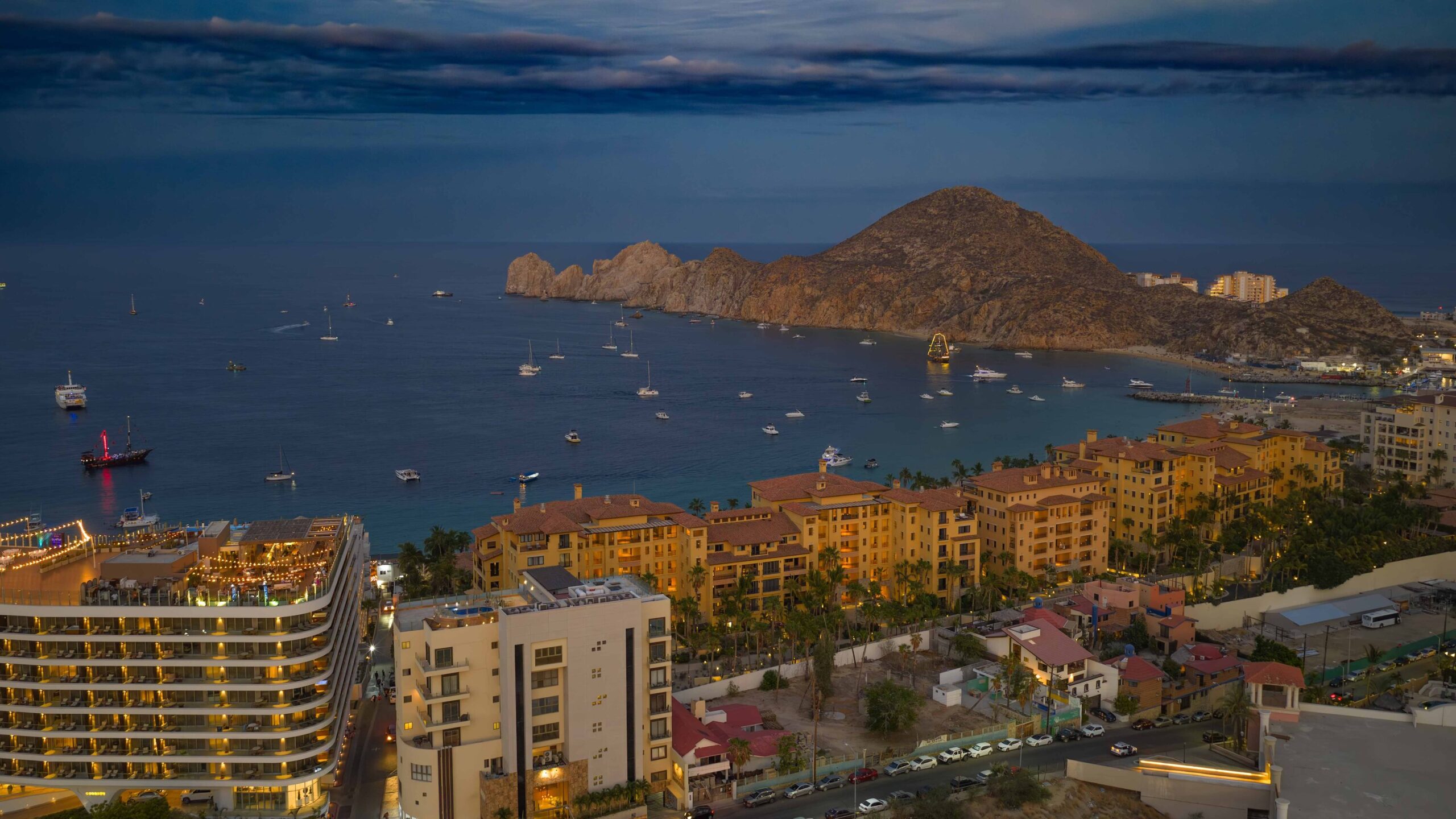 Residence 1-403, Hacienda Beach Club