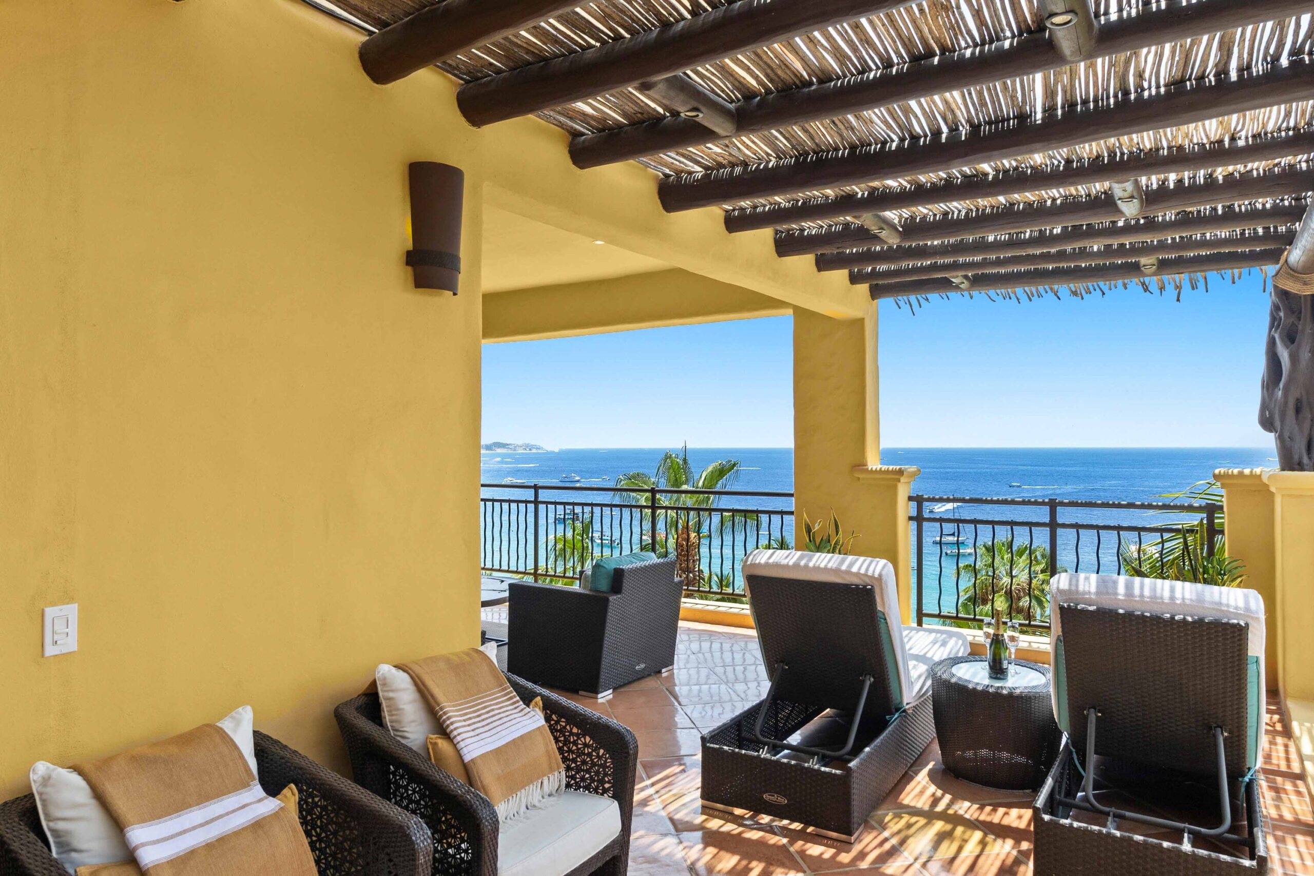 Residence 1-403, Hacienda Beach Club