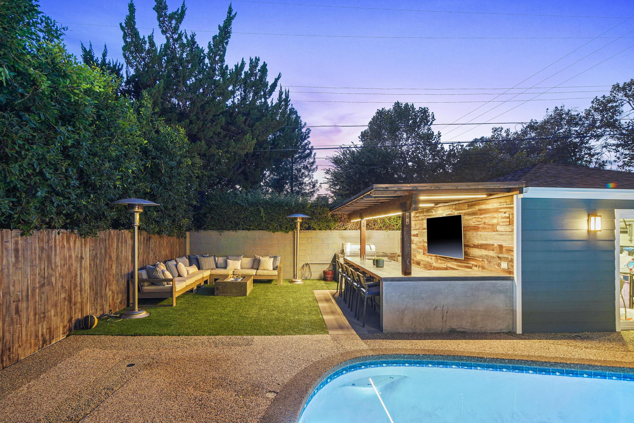 4461  Van Noord Ave.