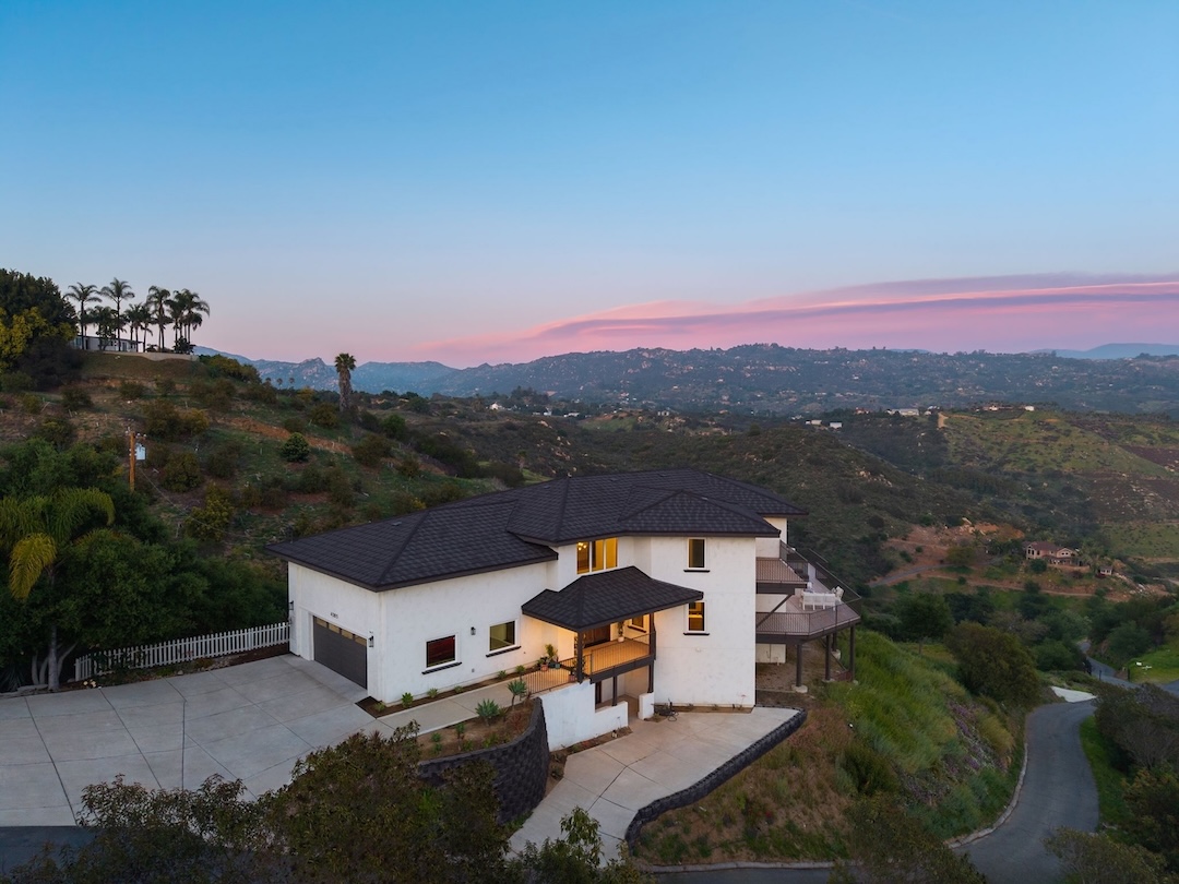 4385  Rainbow Vista Dr.