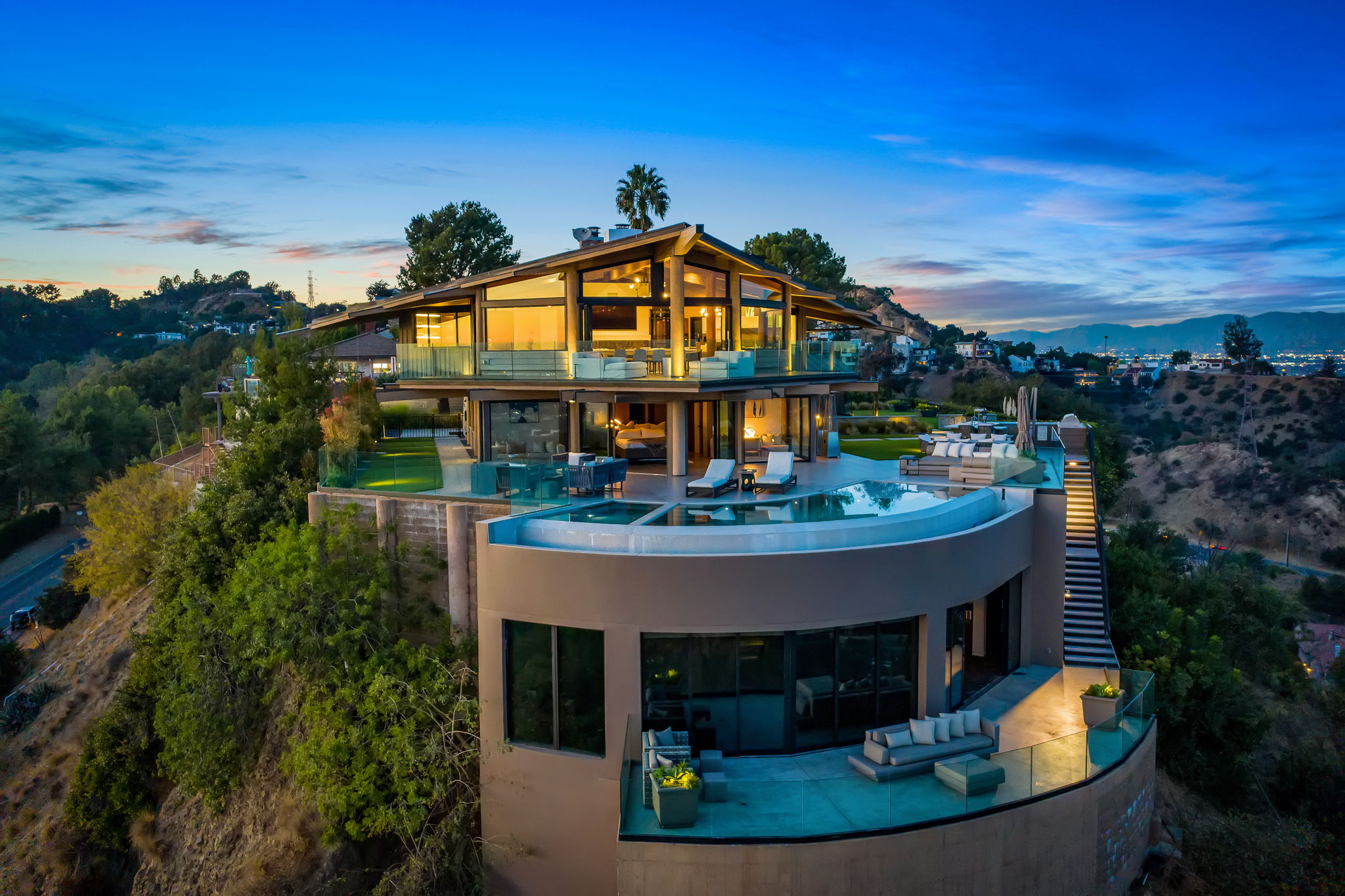 7000  Macapa Dr.
