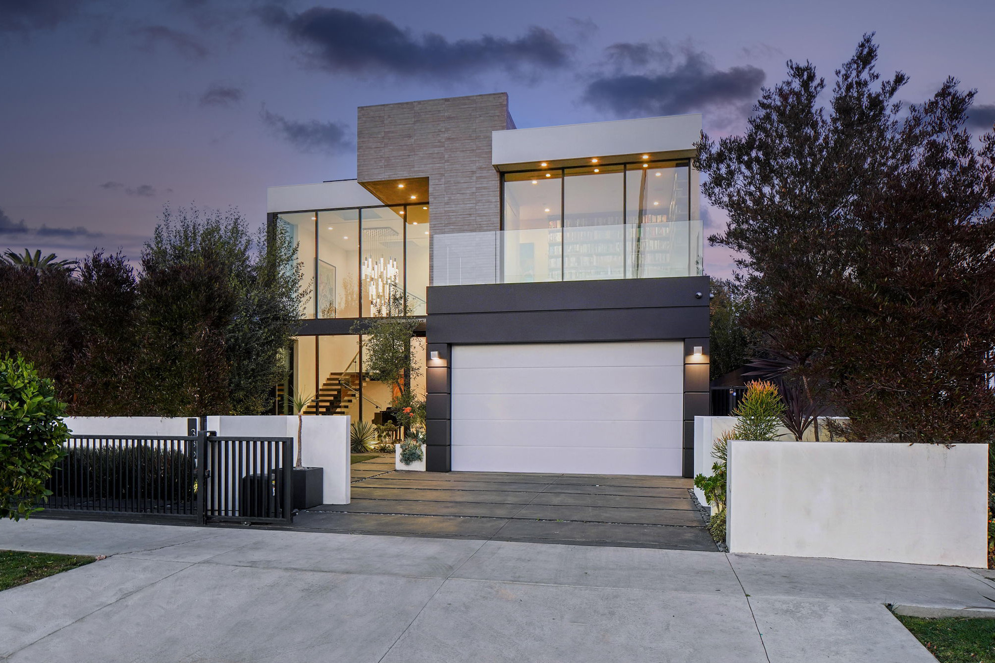 336  N.  Laurel Ave. 