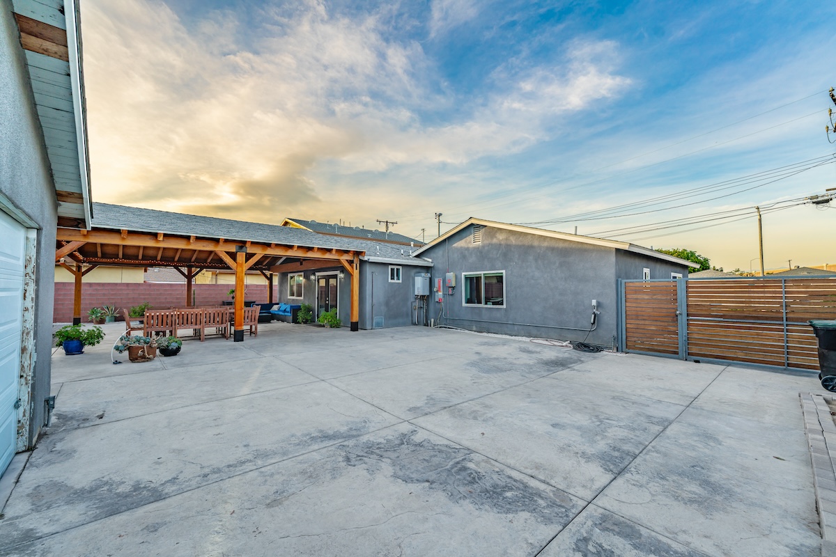 11432  Elizabeth St.