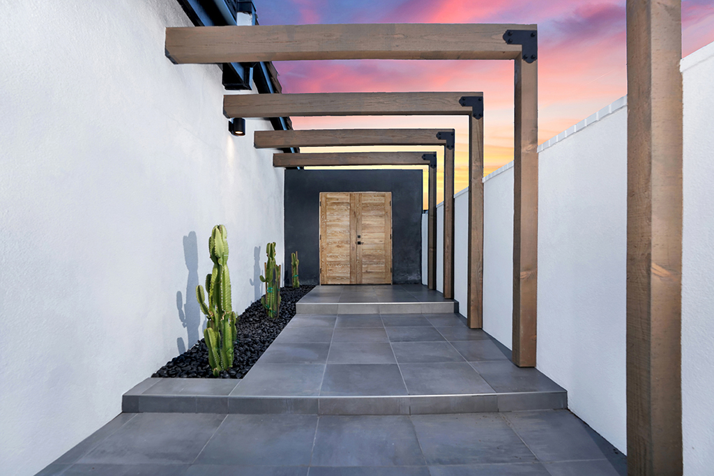 210  Avenida San Antonio
