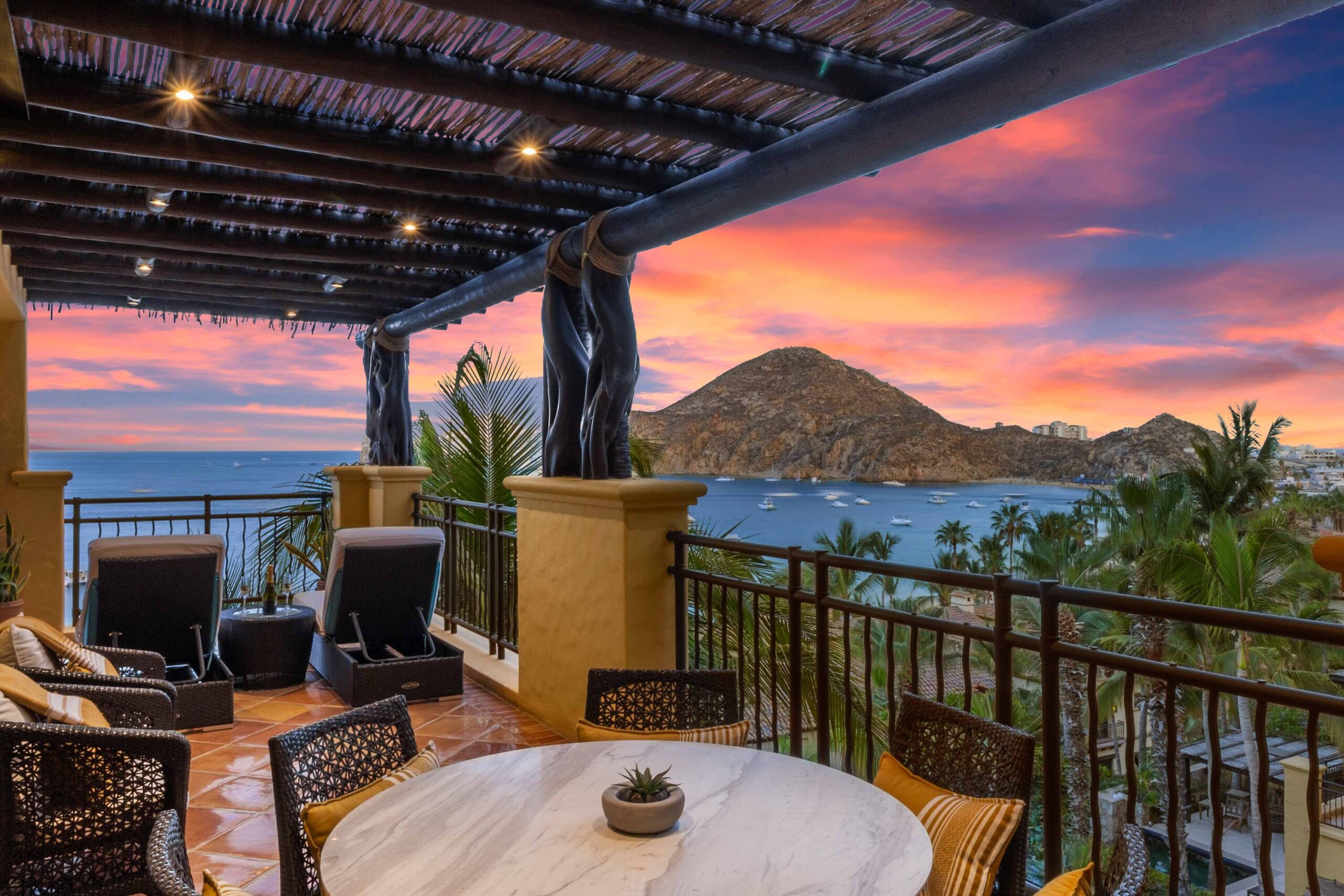 Residence 1-403, Hacienda Beach Club