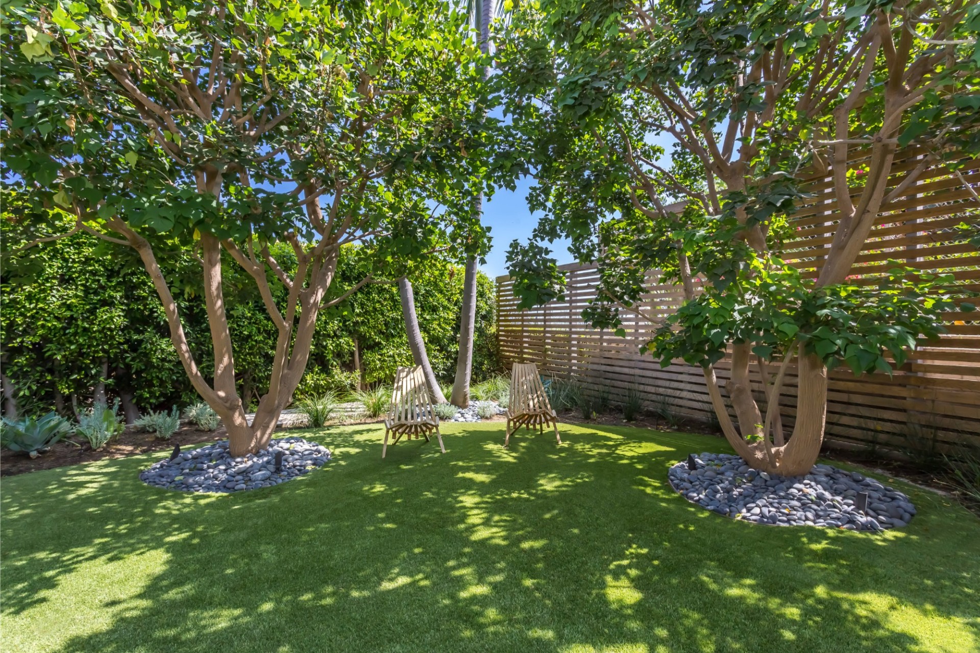 1490 Sunset Plaza Dr.