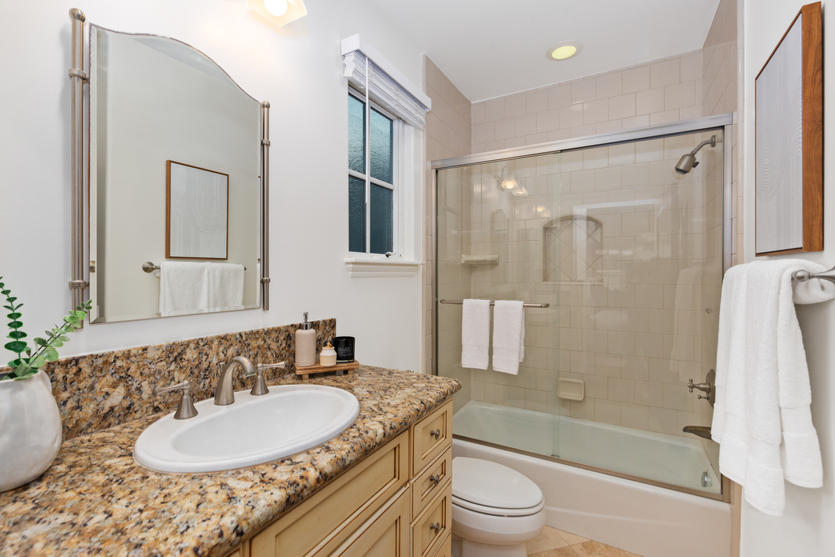302  Larkspur Ave.