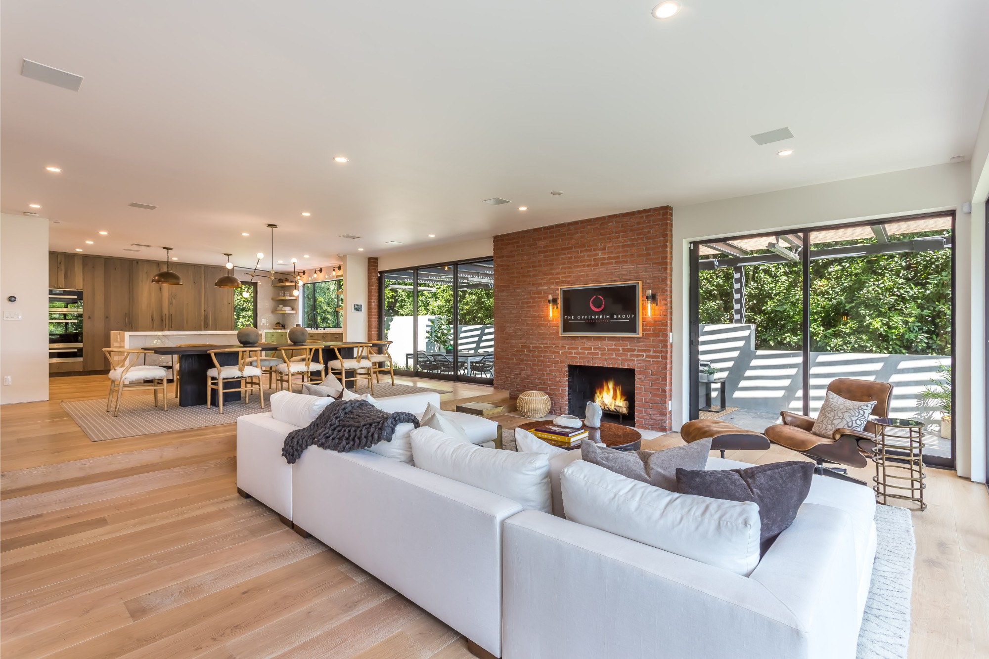 1490 Sunset Plaza Dr.
