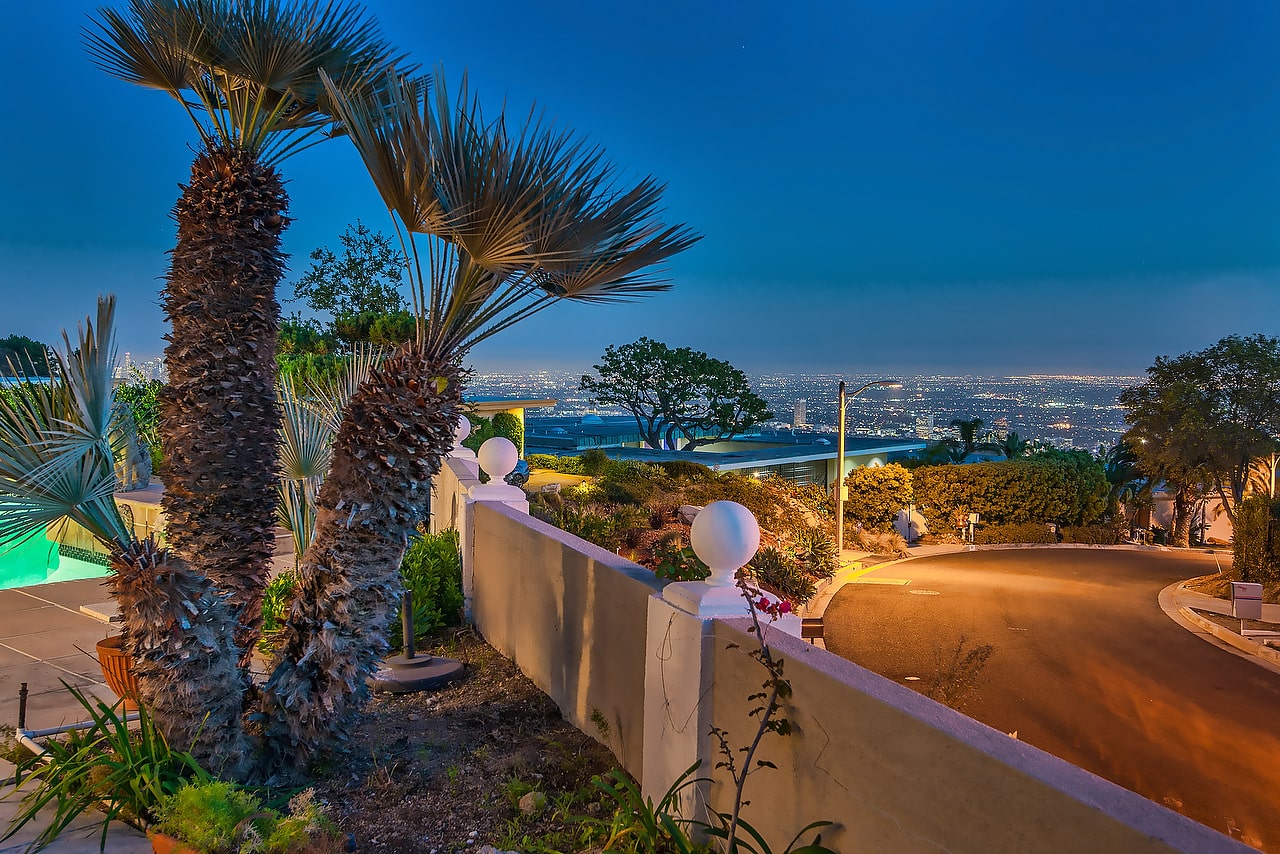 320  Trousdale Pl.