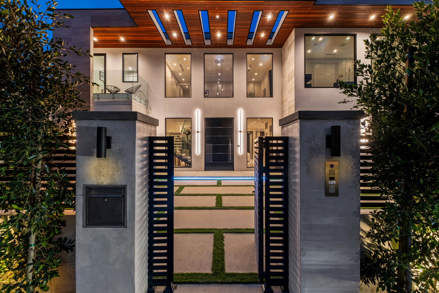 4049  Coldwater Canyon Ave.