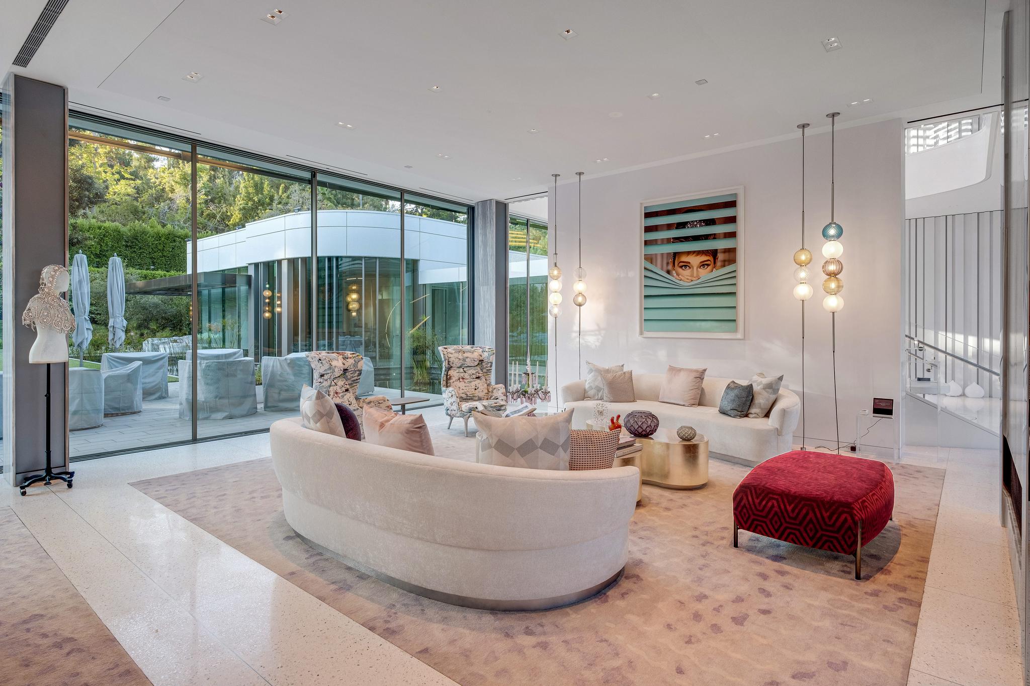  1021  N.  Beverly Dr.