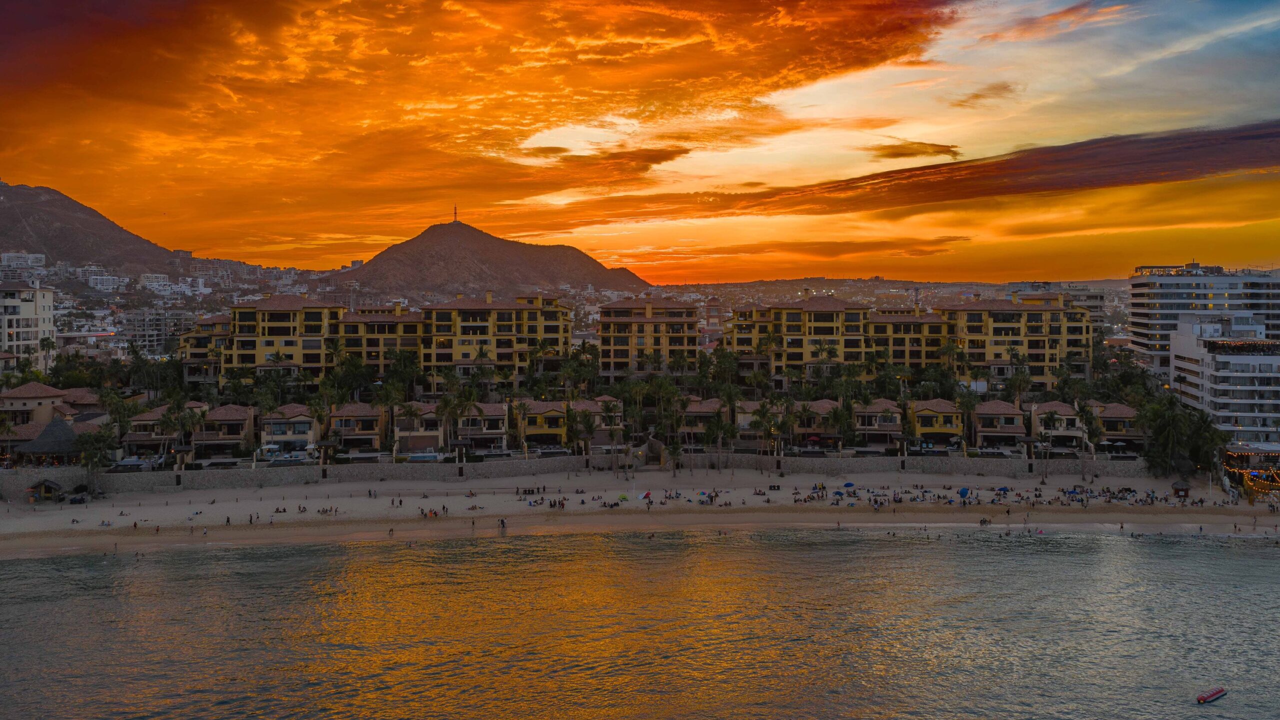 Residence 1-403, Hacienda Beach Club