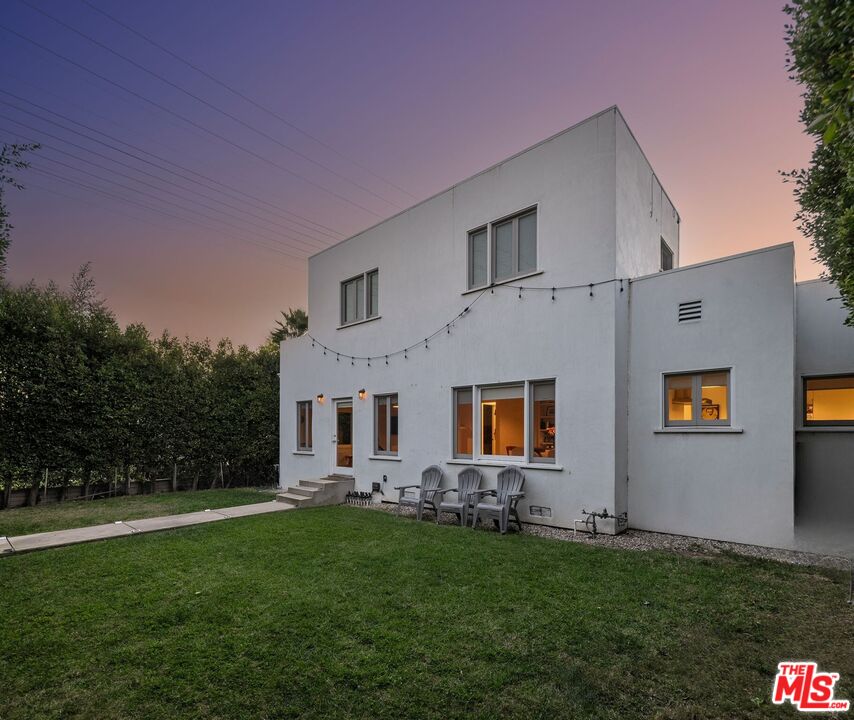 803 N Curson Ave