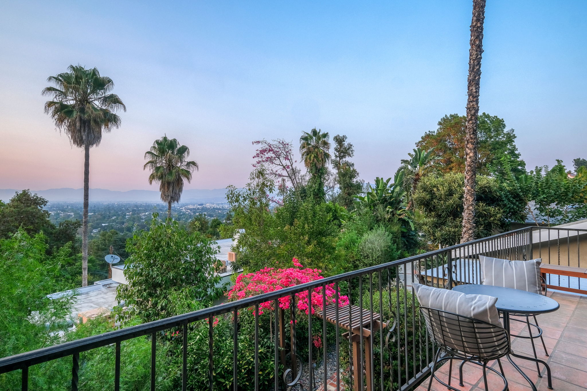 11453 Laurelcrest Dr.