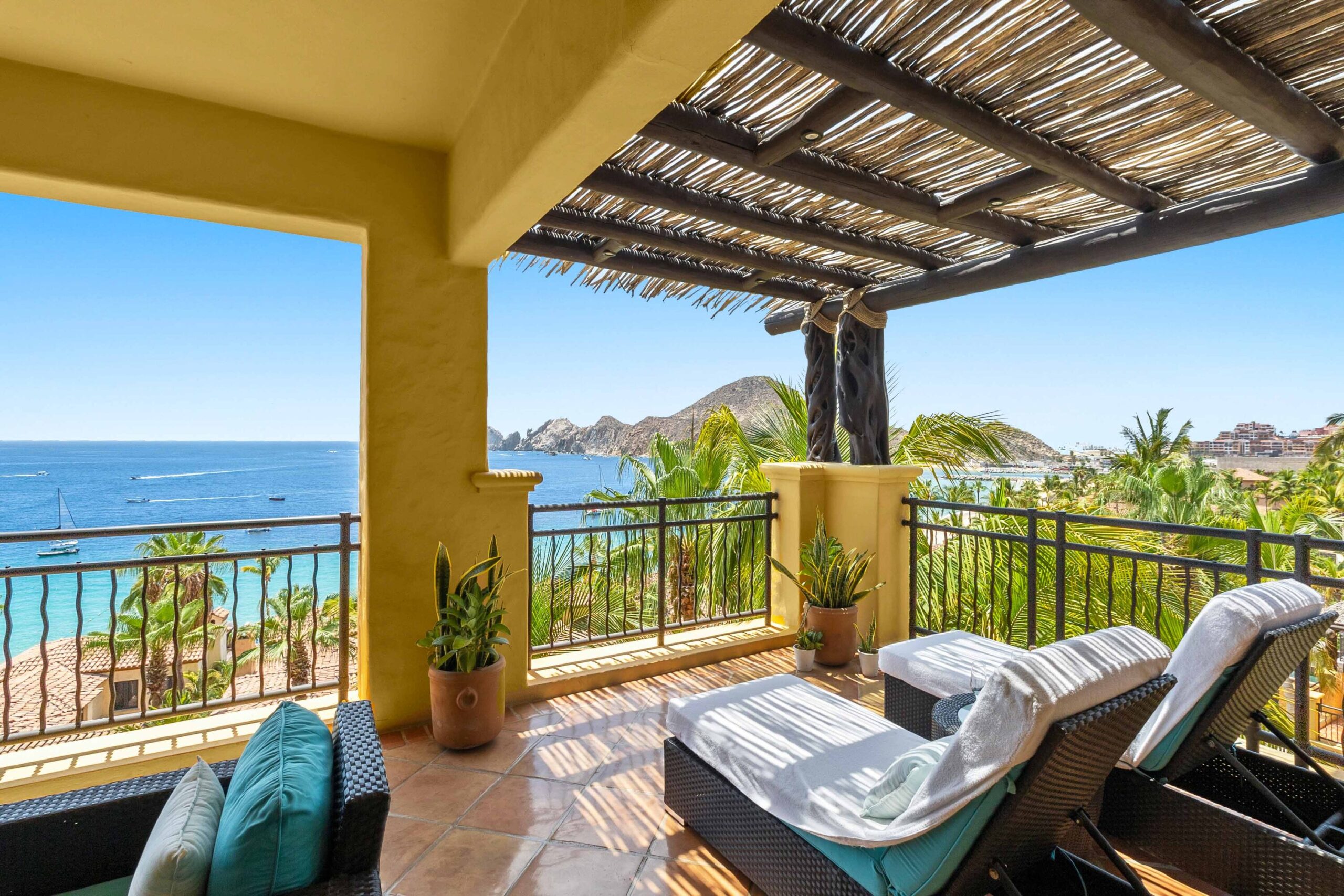Residence 1-403, Hacienda Beach Club