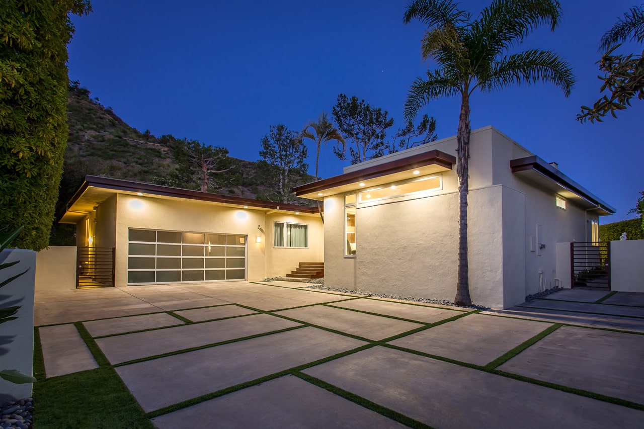 9222  Anthony Pl