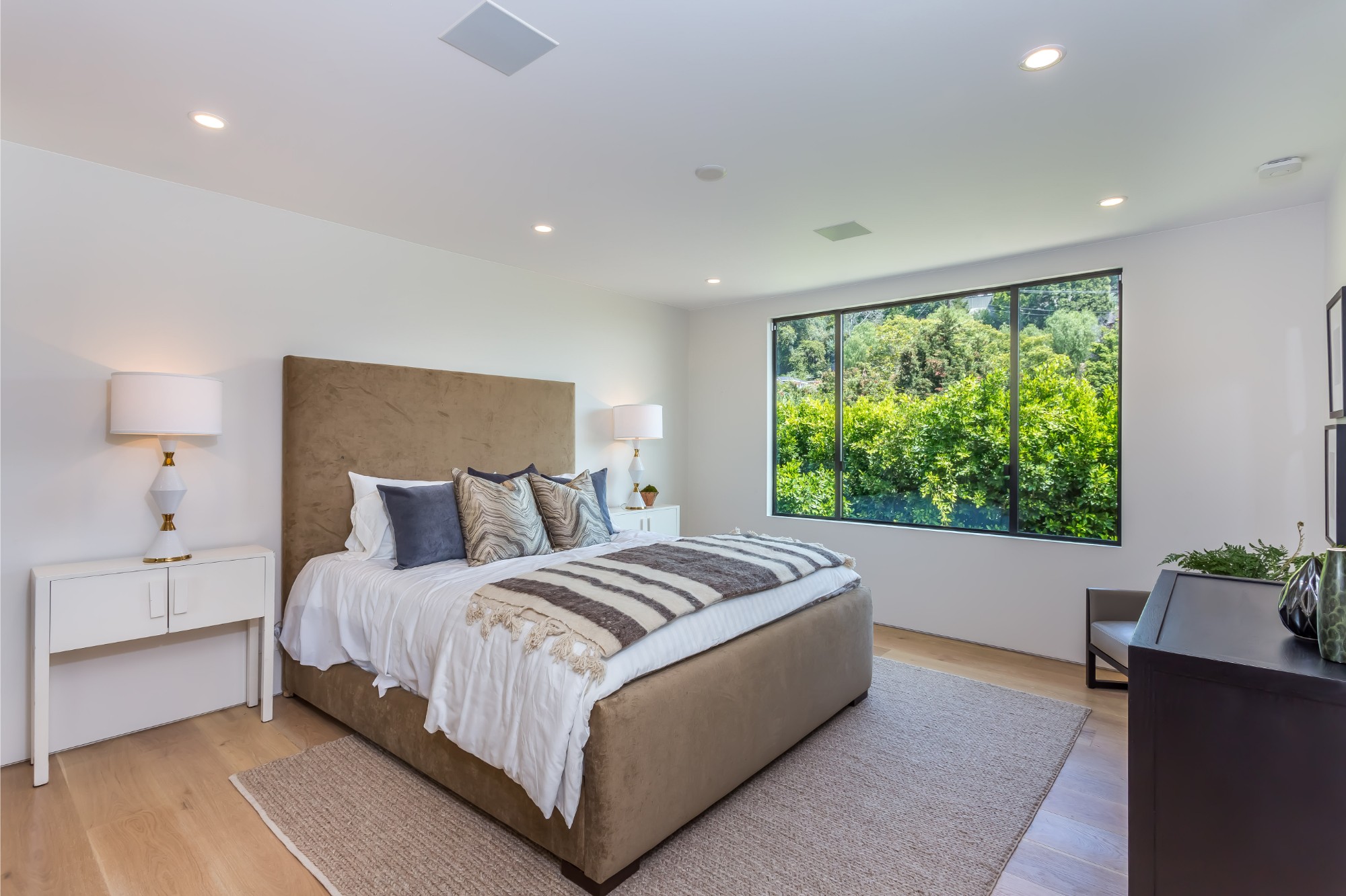 1490 Sunset Plaza Dr.