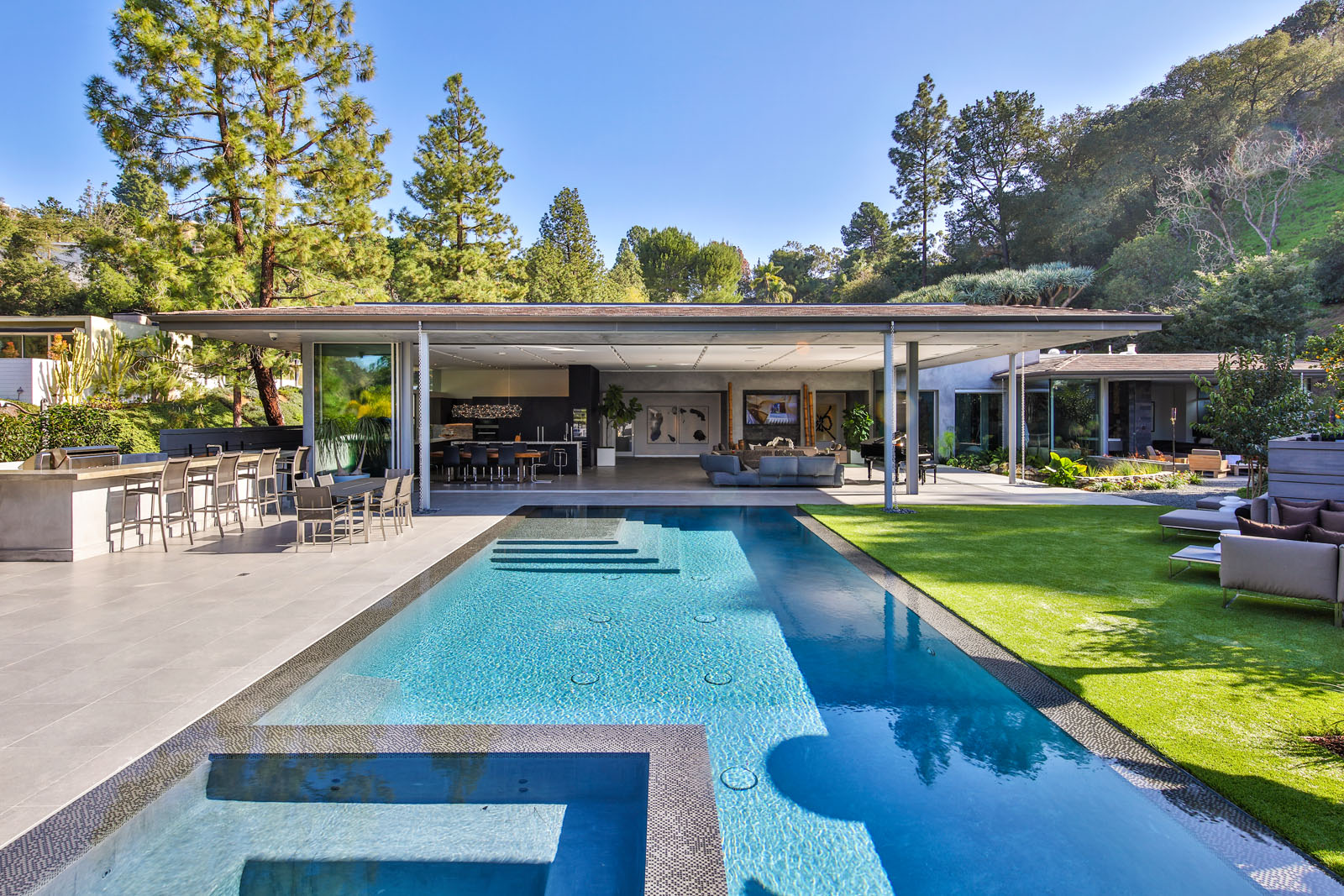 1975  Loma Vista Dr