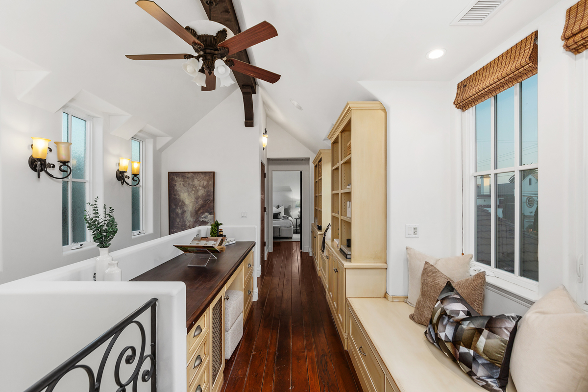 302  Larkspur Ave.