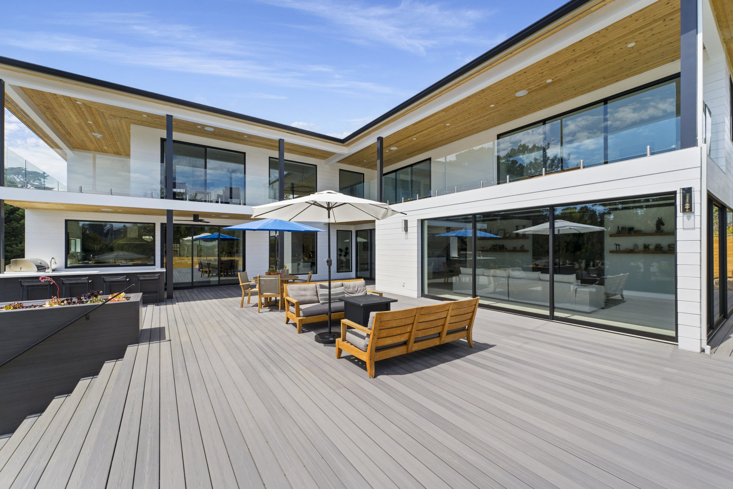 17 Moncada Way