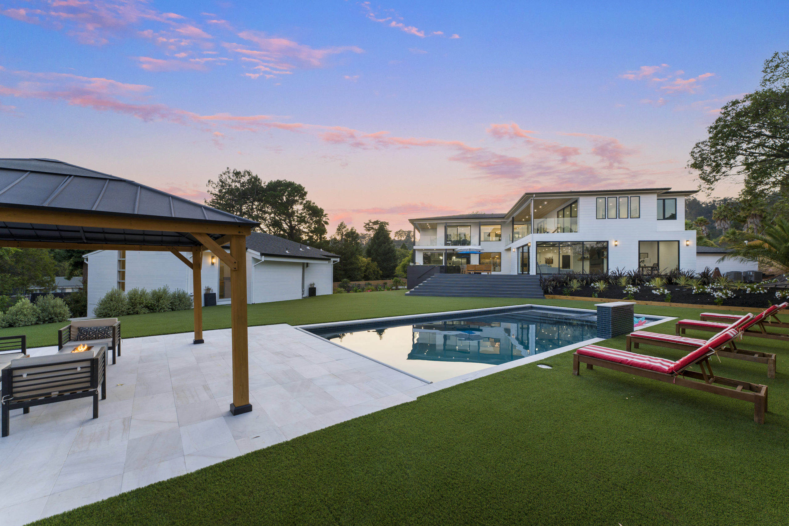 17 Moncada Way