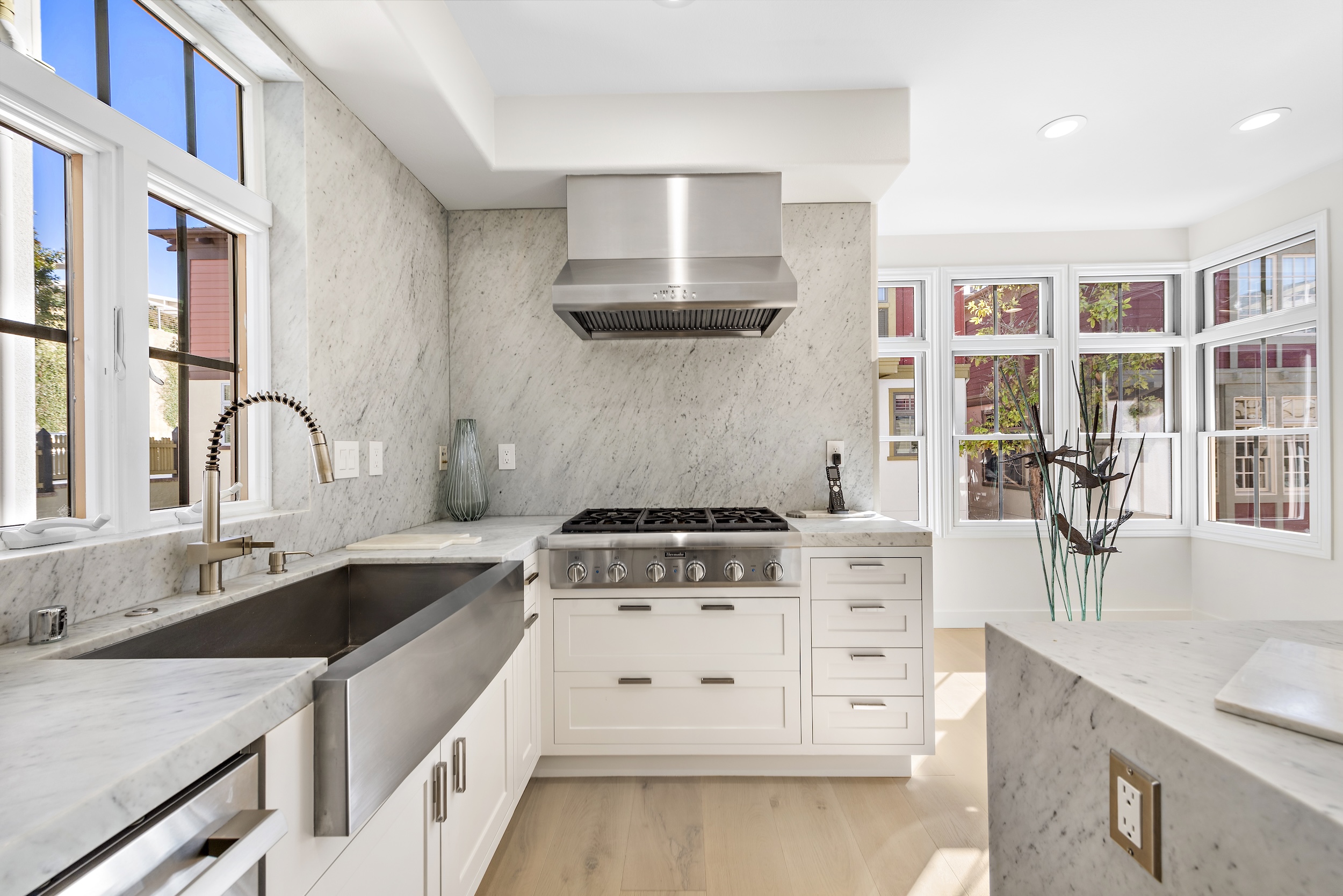 2534  Bungalow Pl.  87