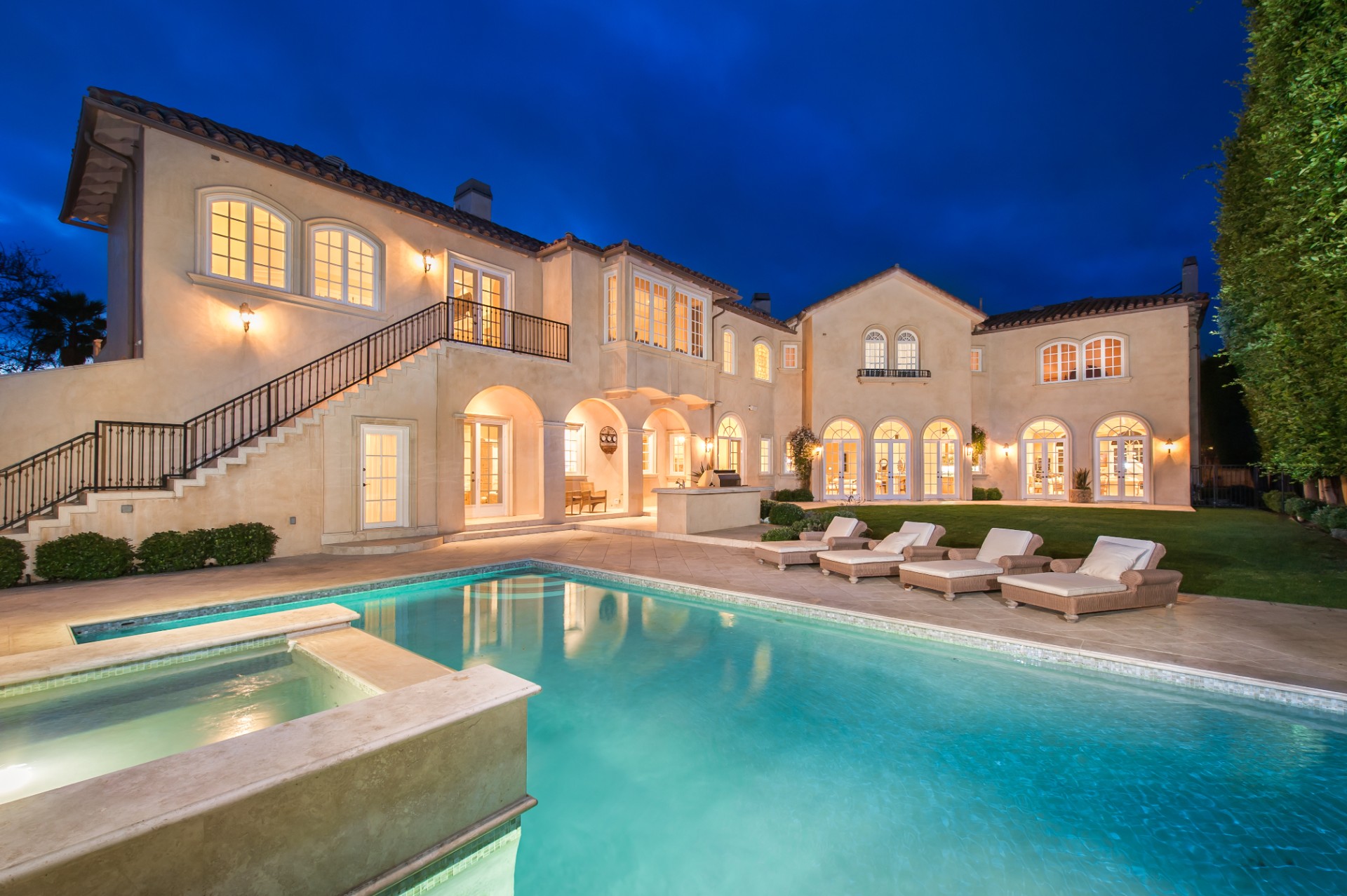1206 Amalfi Dr.