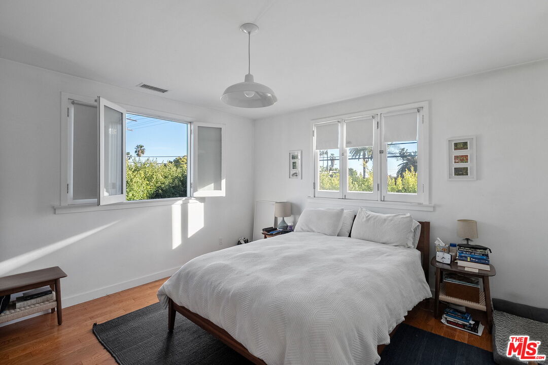 803 N Curson Ave