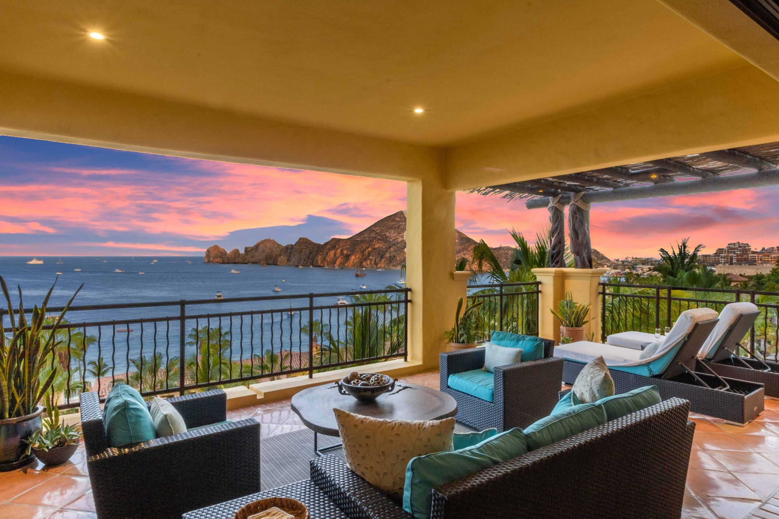 Residence 1-403, Hacienda Beach Club