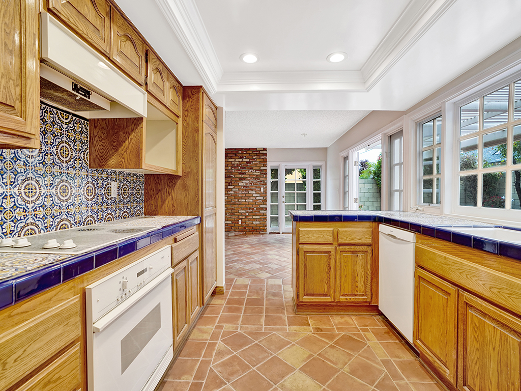 16371  Redlands Ln.
