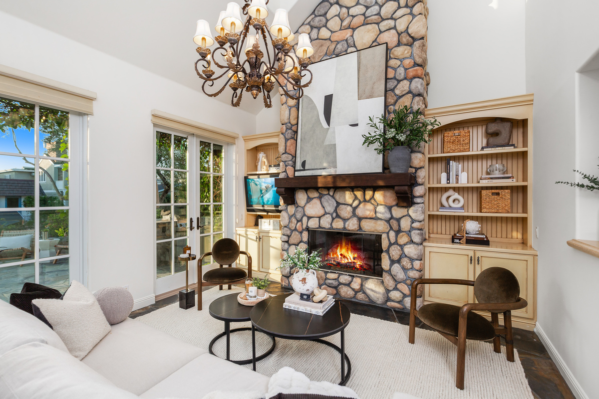 302  Larkspur Ave.