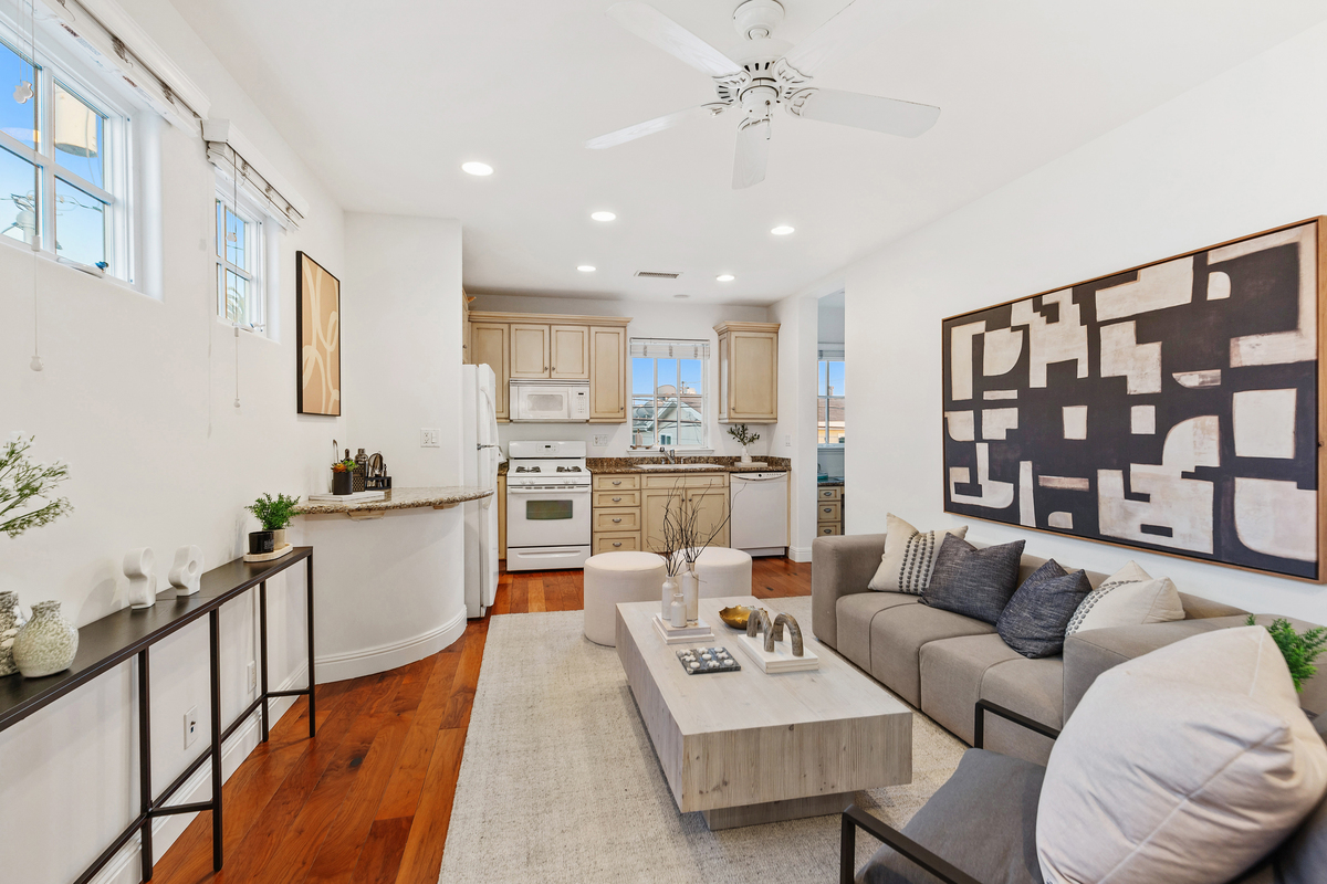 302  Larkspur Ave.