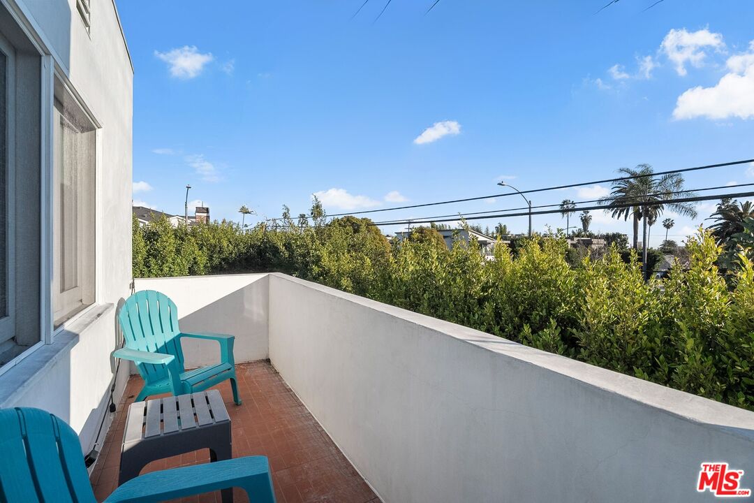 803 N Curson Ave