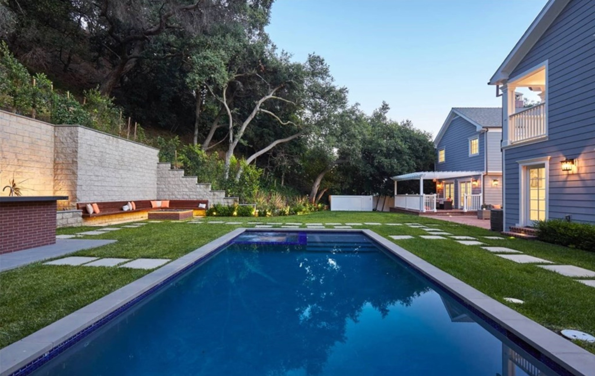 900  Moraga Dr.