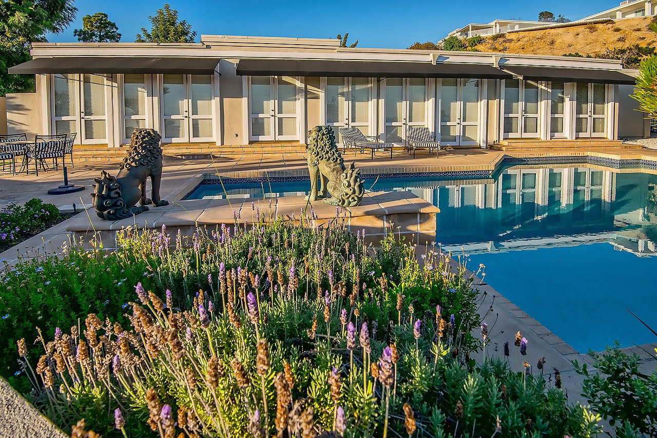 320  Trousdale Pl.