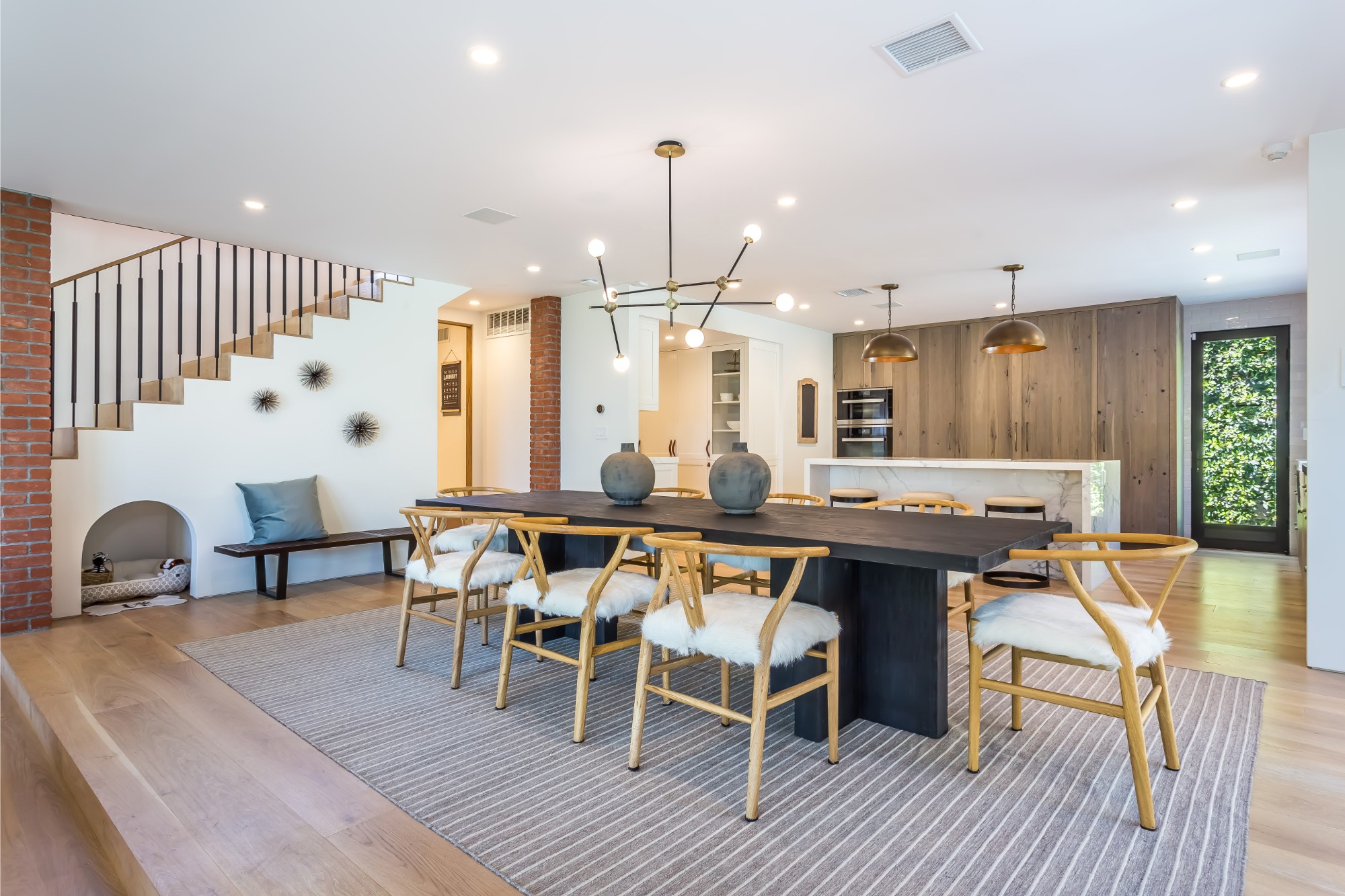 1490 Sunset Plaza Dr.