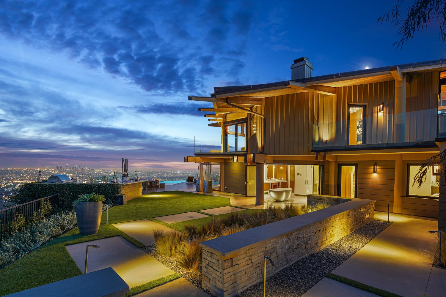 7000  Macapa Dr.