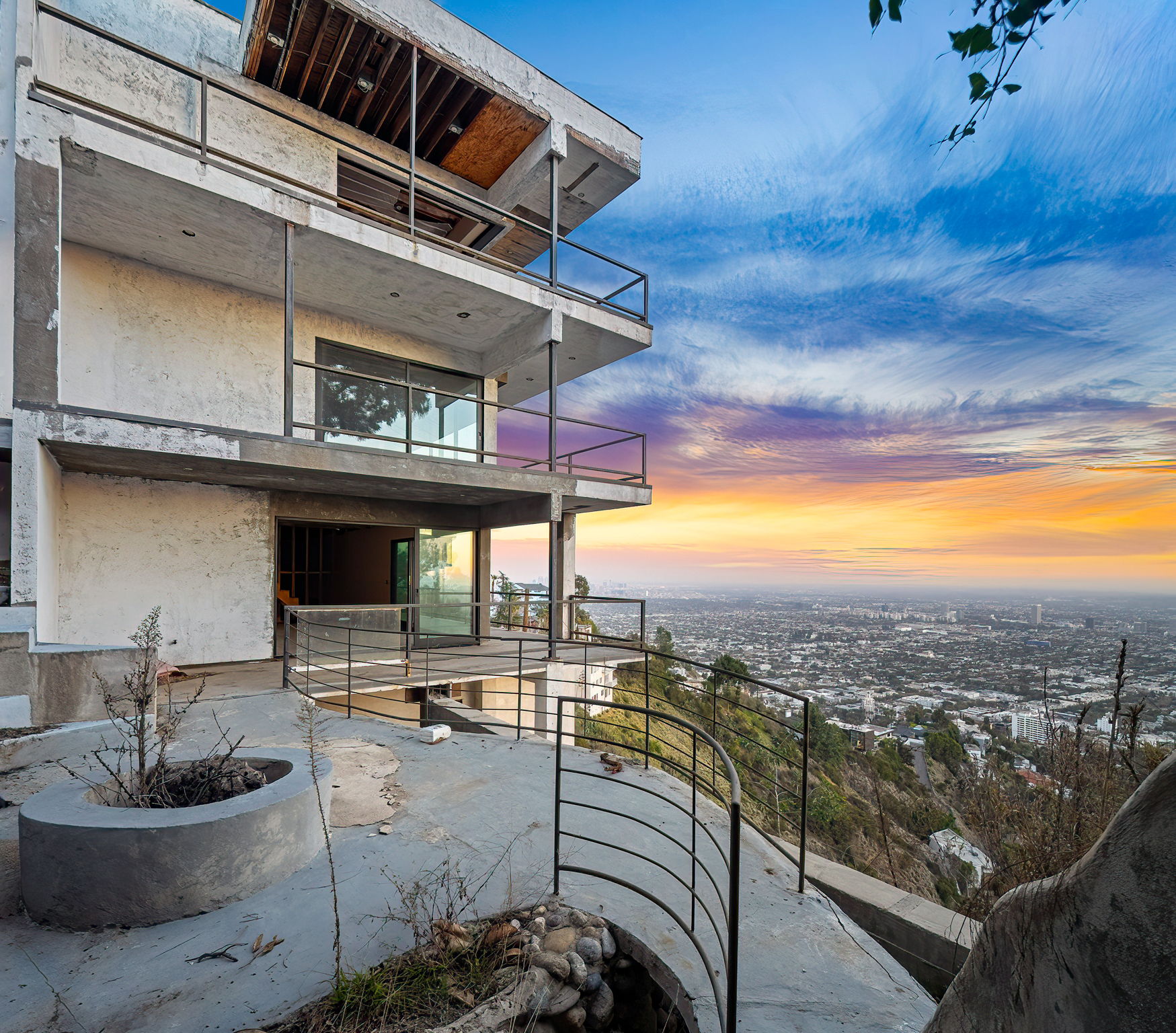 8576  Cole Crest Dr.