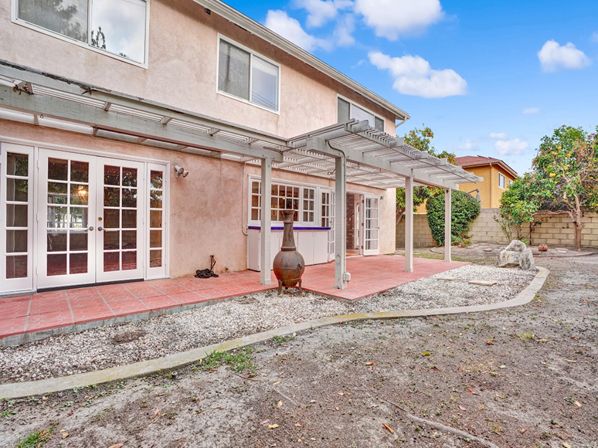 16371  Redlands Ln.