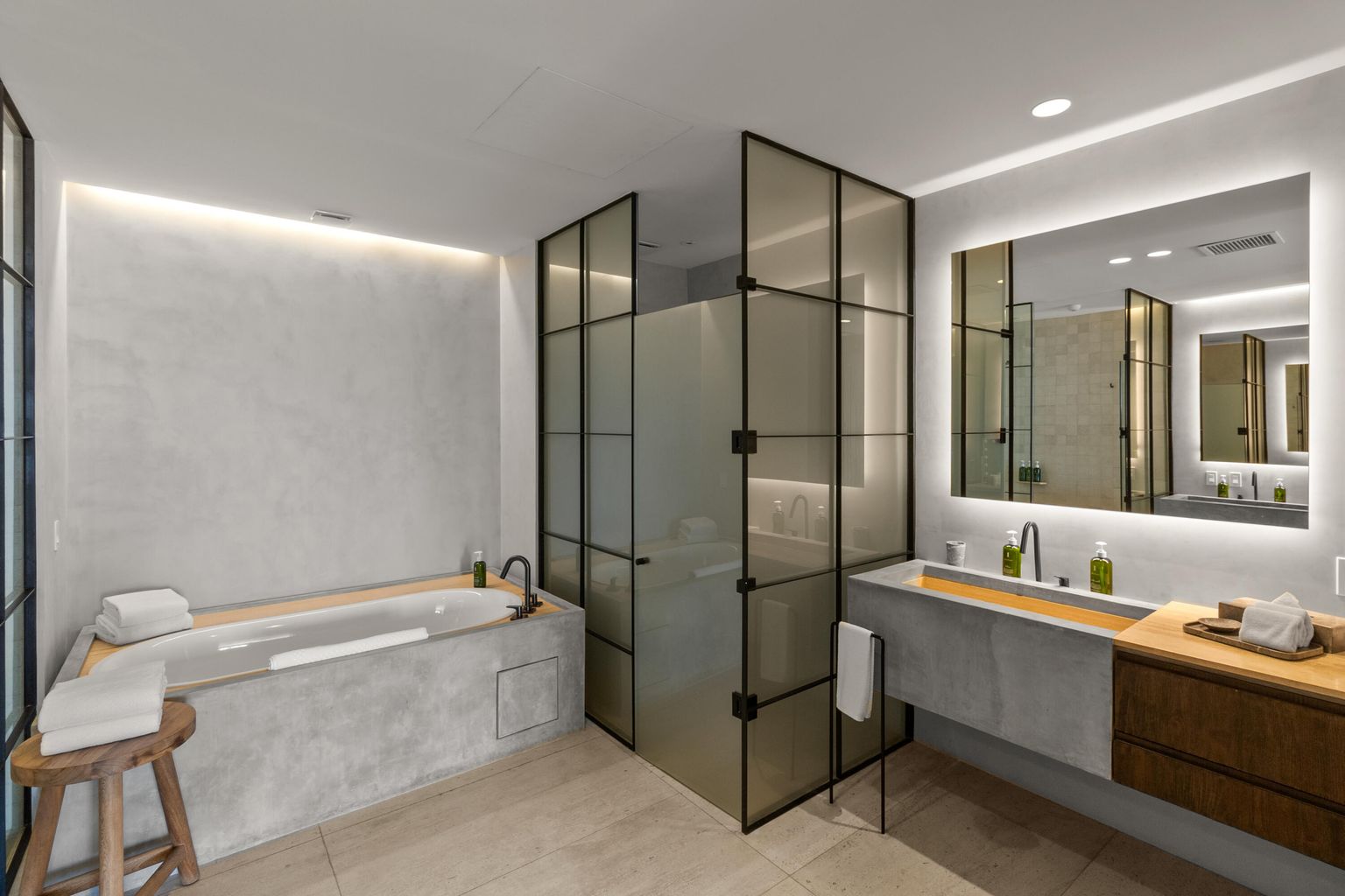 Residence 7-302 Hacienda Beach Club Phase 2