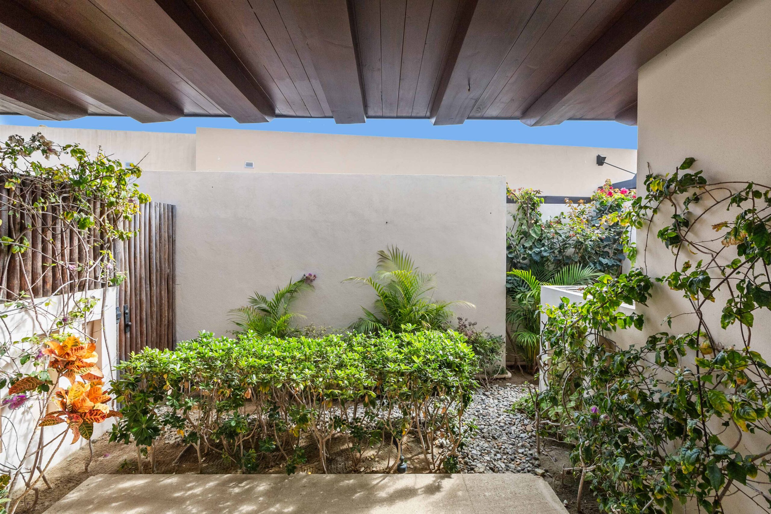 10  The Enclave, Zadun Residences