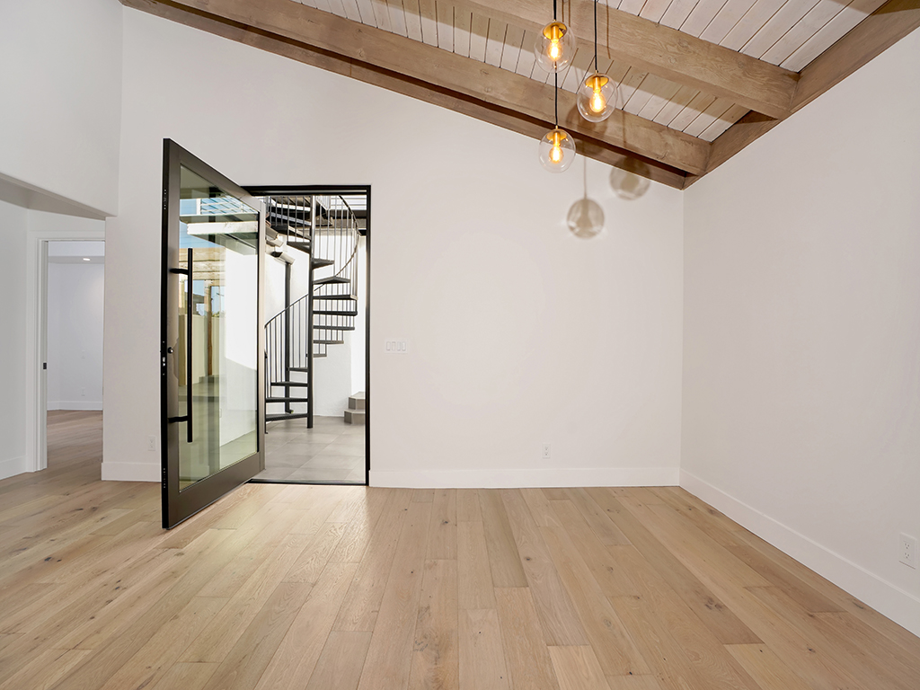 210  Avenida San Antonio