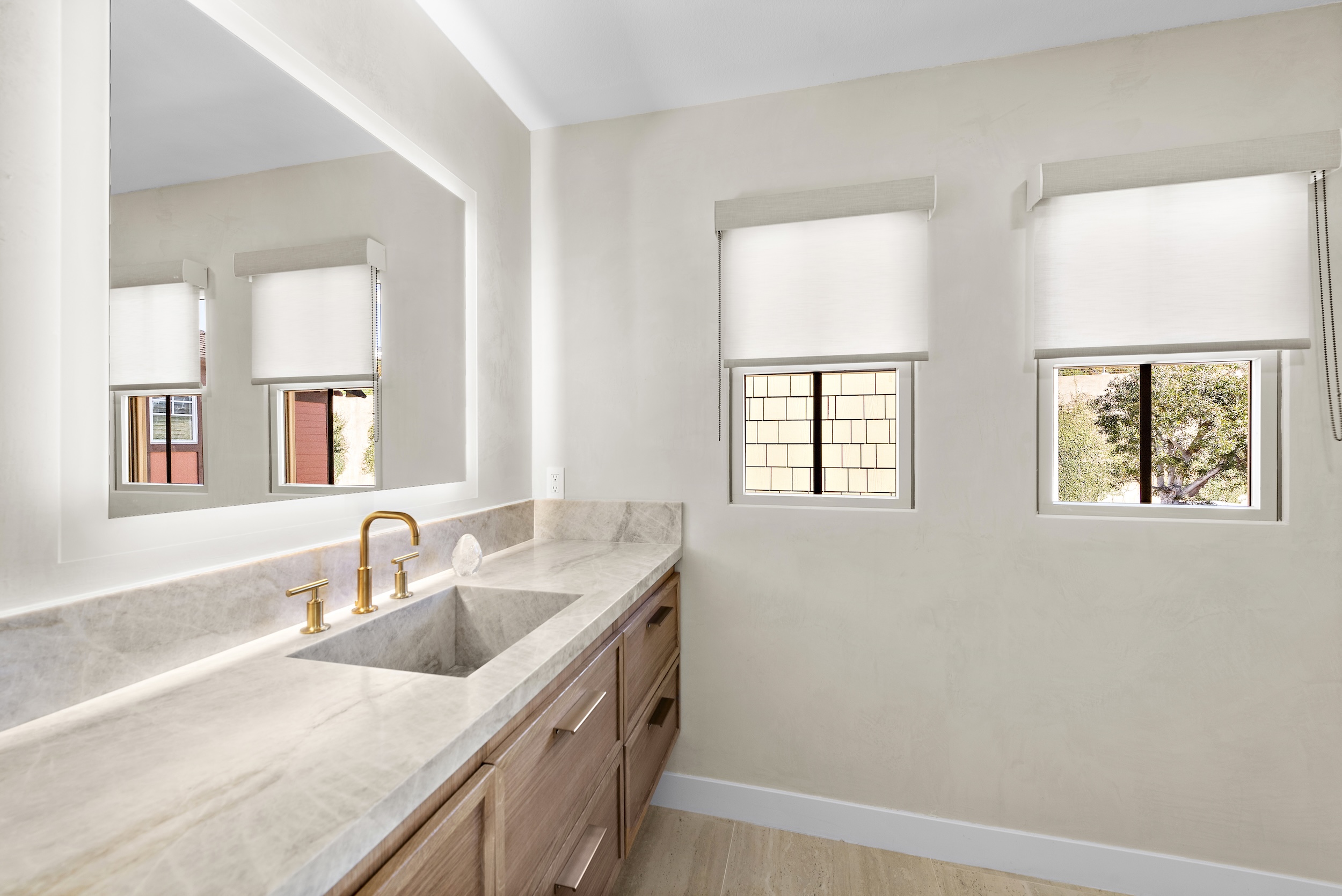 2534  Bungalow Pl.  87