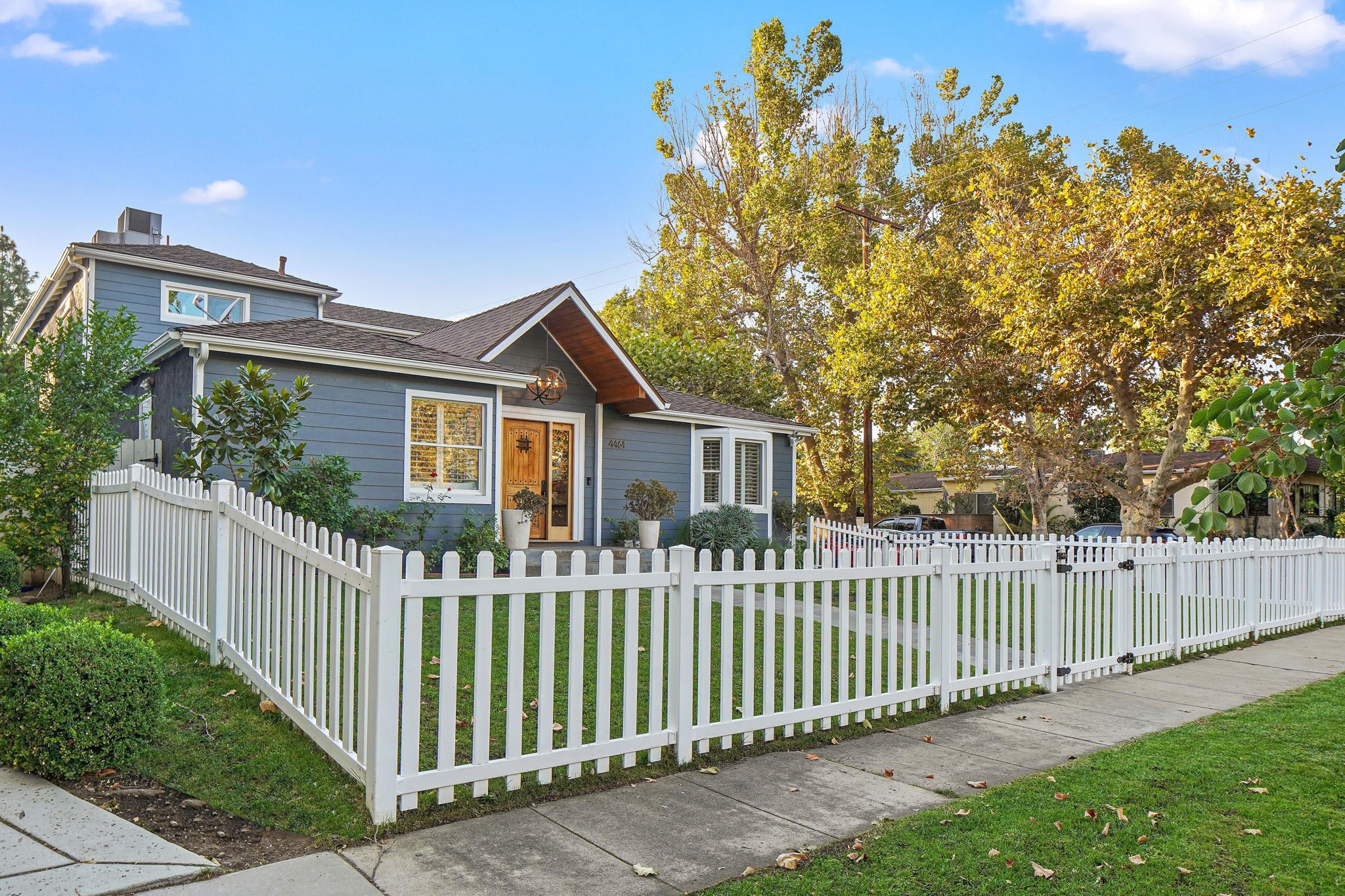 4461  Van Noord Ave.