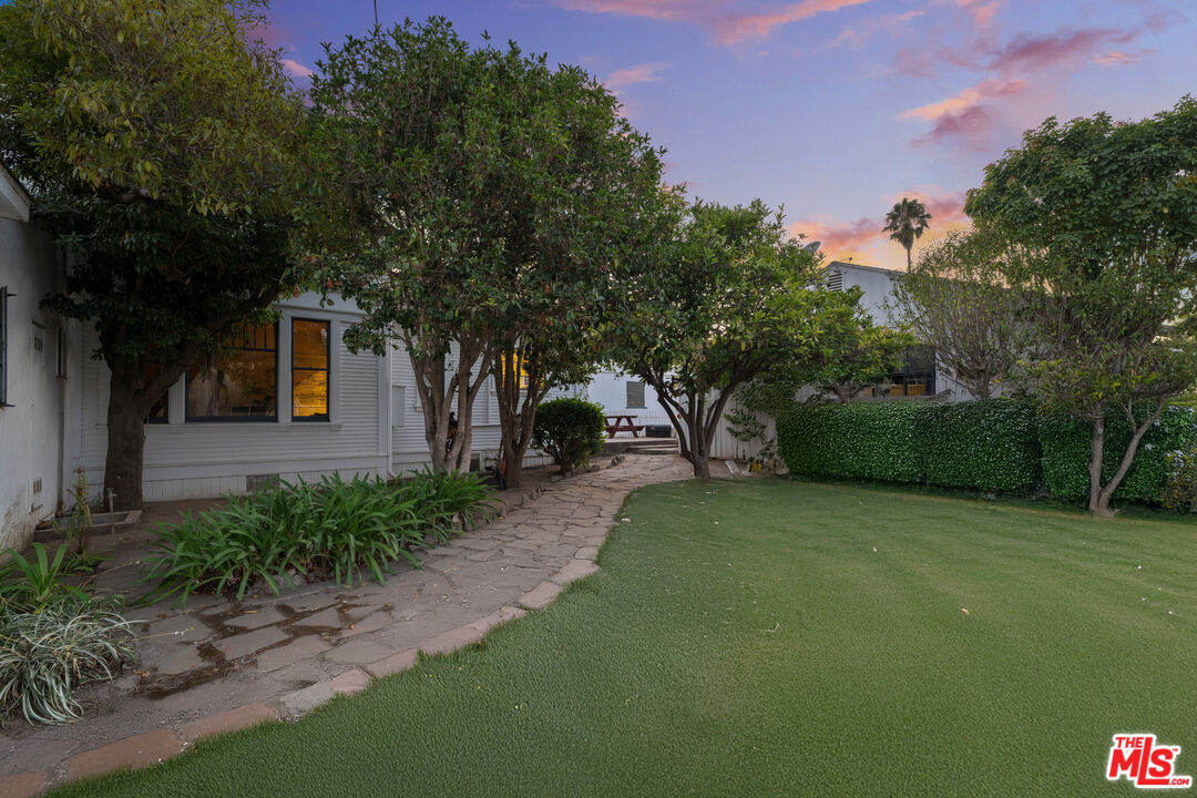 333 E Anapamu St