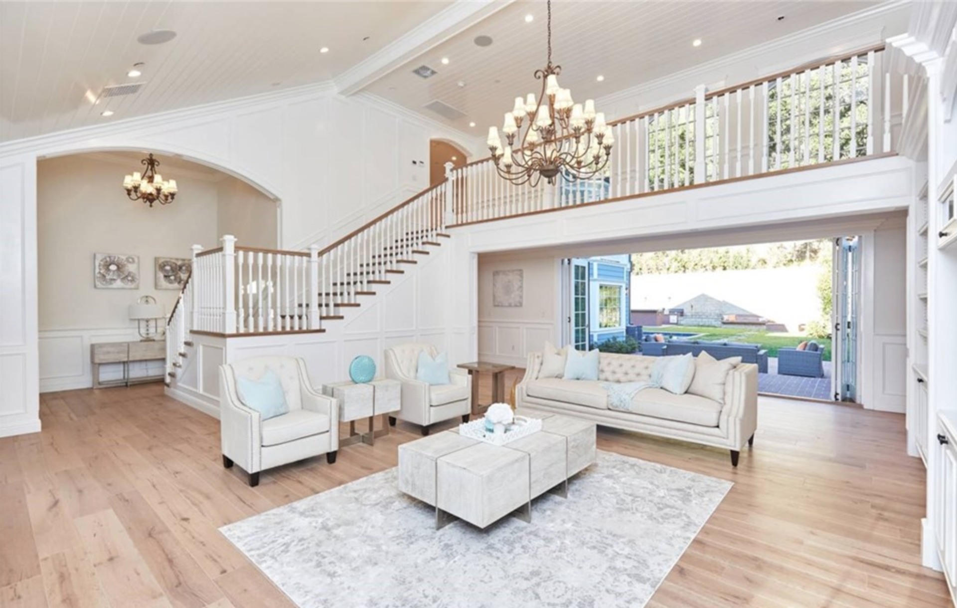 900  Moraga Dr.
