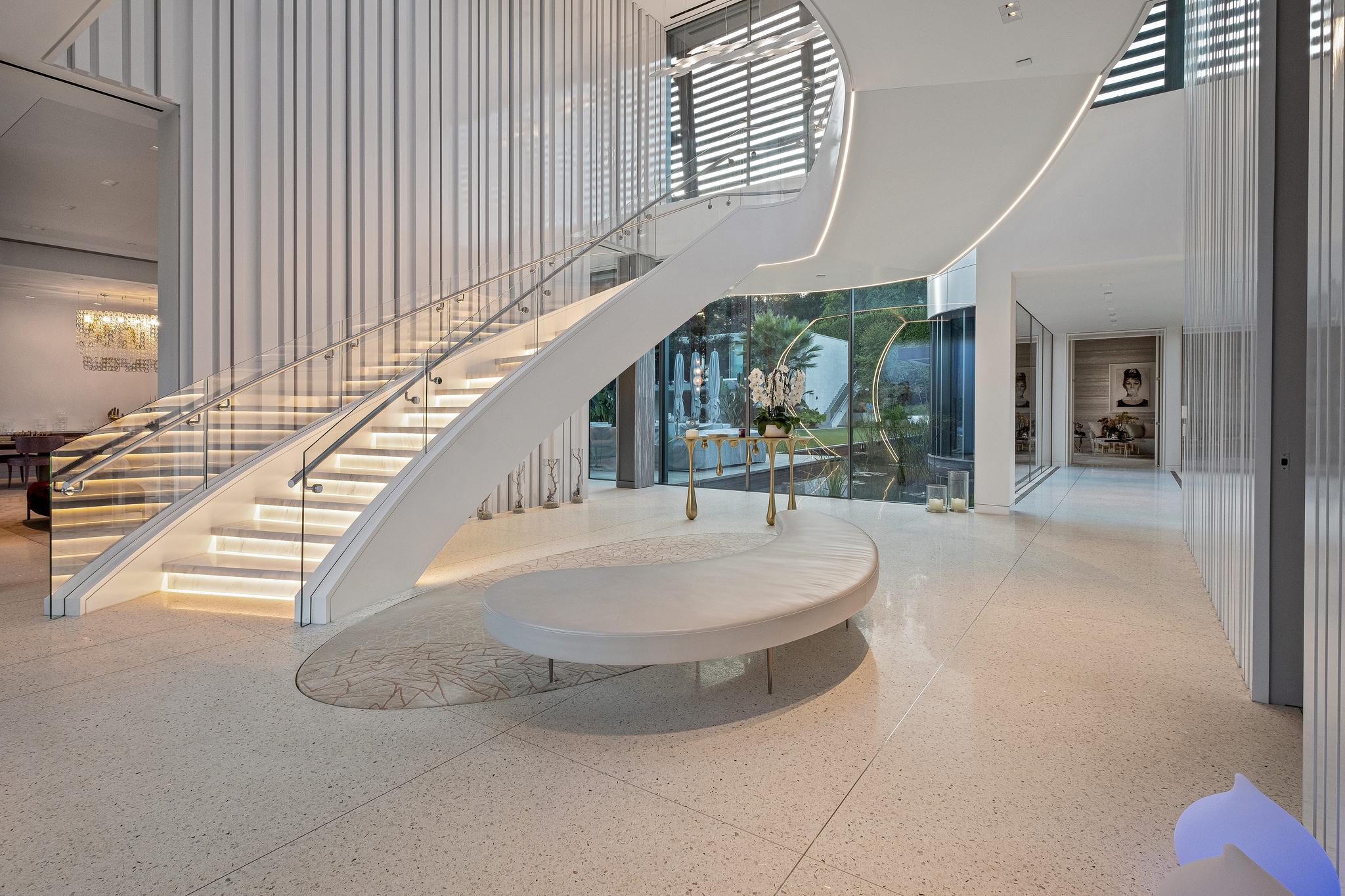  1021  N.  Beverly Dr.