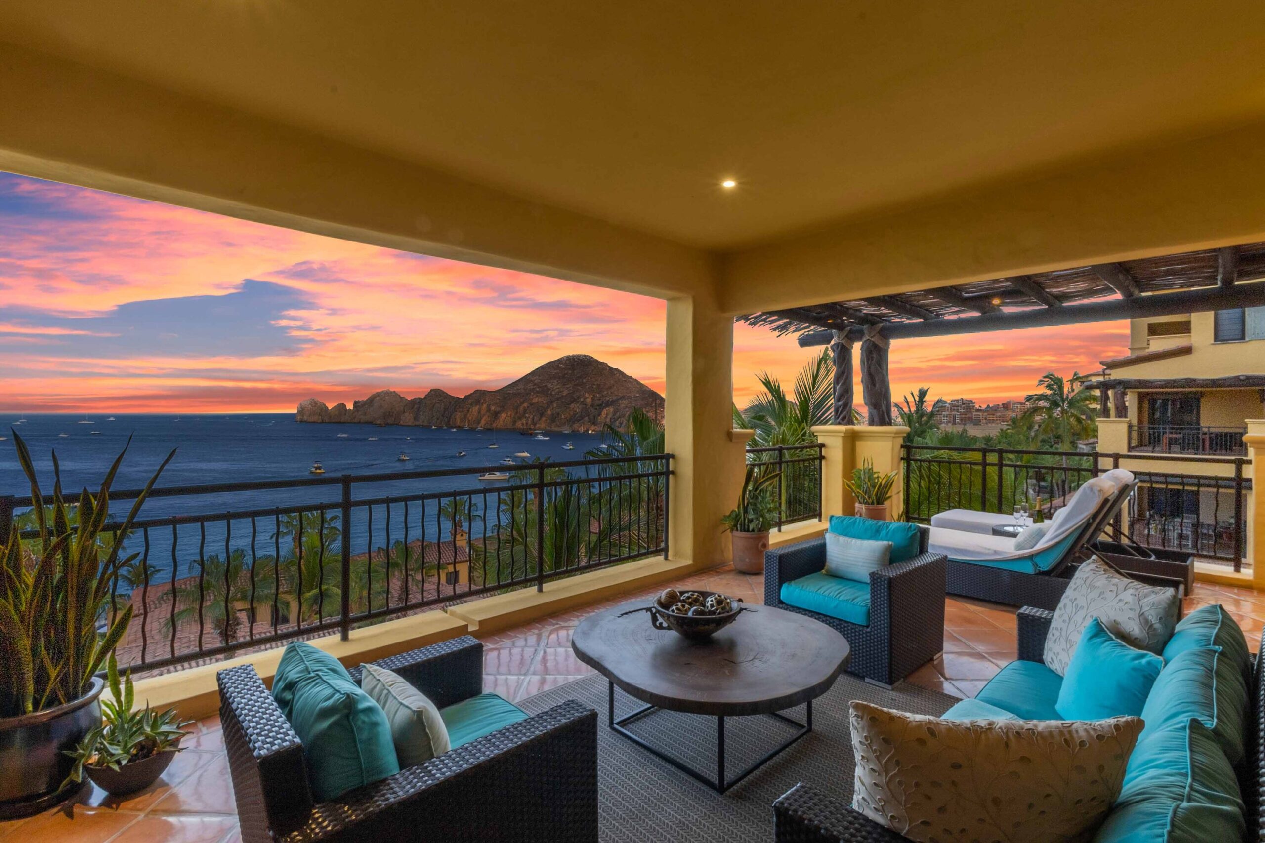 Residence 1-403, Hacienda Beach Club