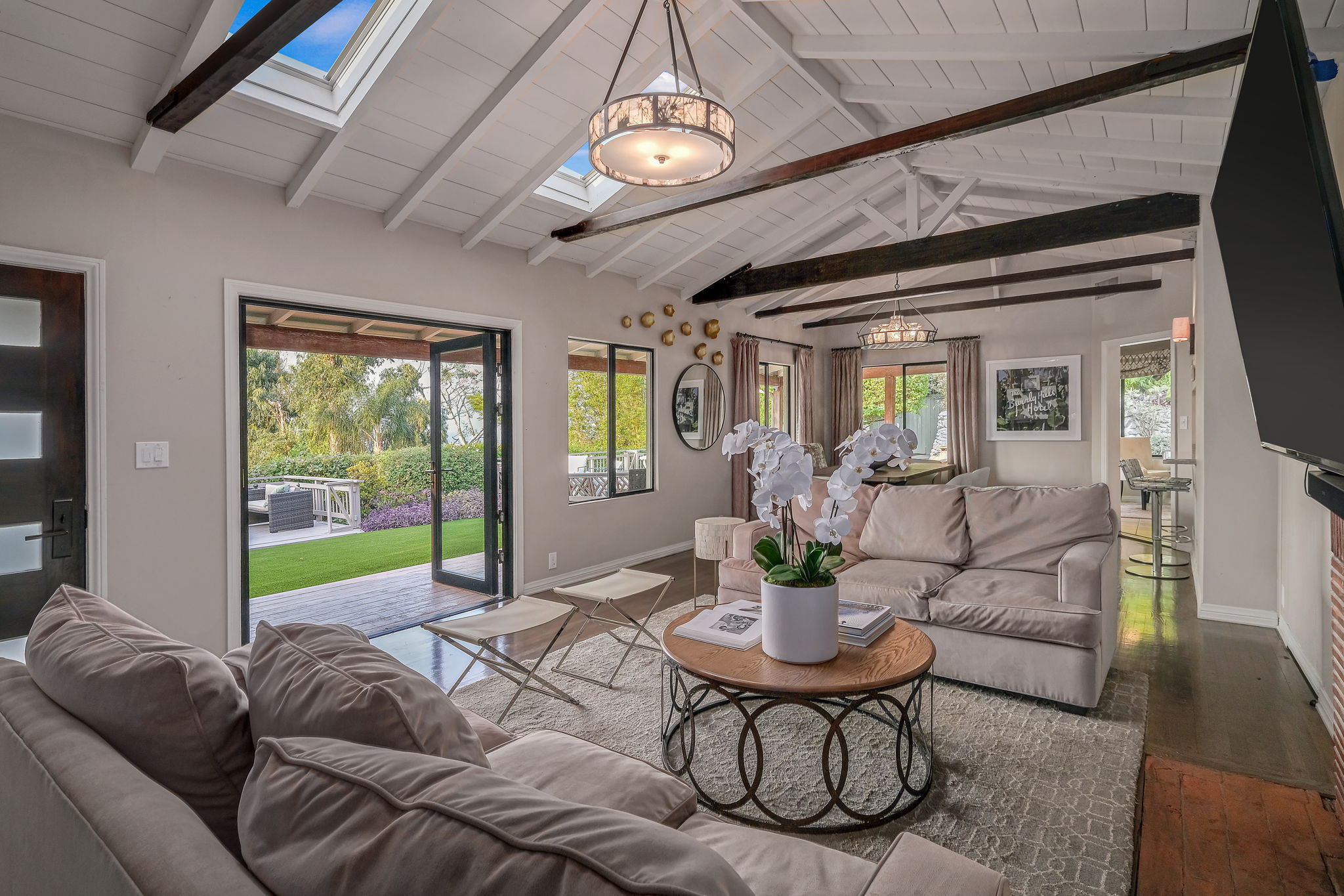 11453 Laurelcrest Dr.