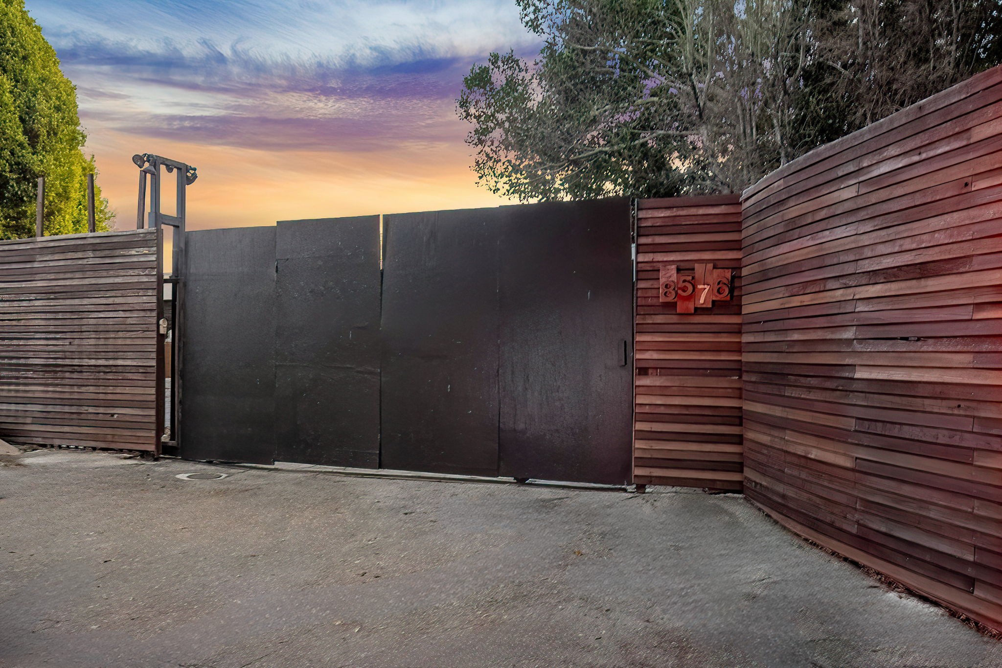 8576  Cole Crest Dr.